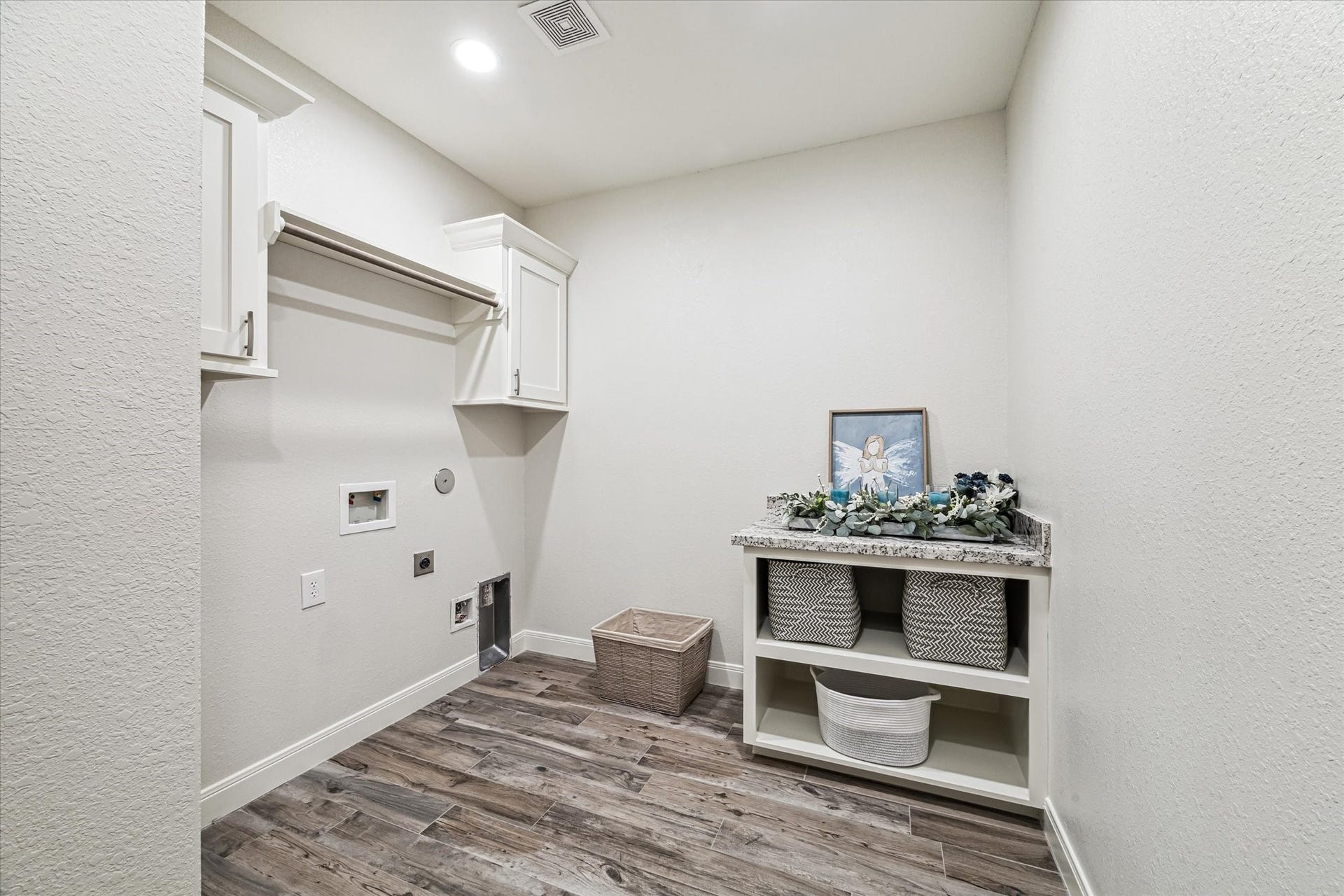 430 Amanda Circle, Tiki Island, TX 77554 430 Amanda Circle, Tiki Island, TX 77554