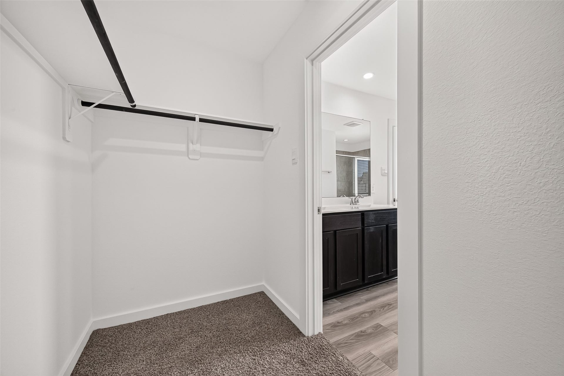 3021 Skyline Mesa Drive, Houston, TX 77047 Primary CLoset