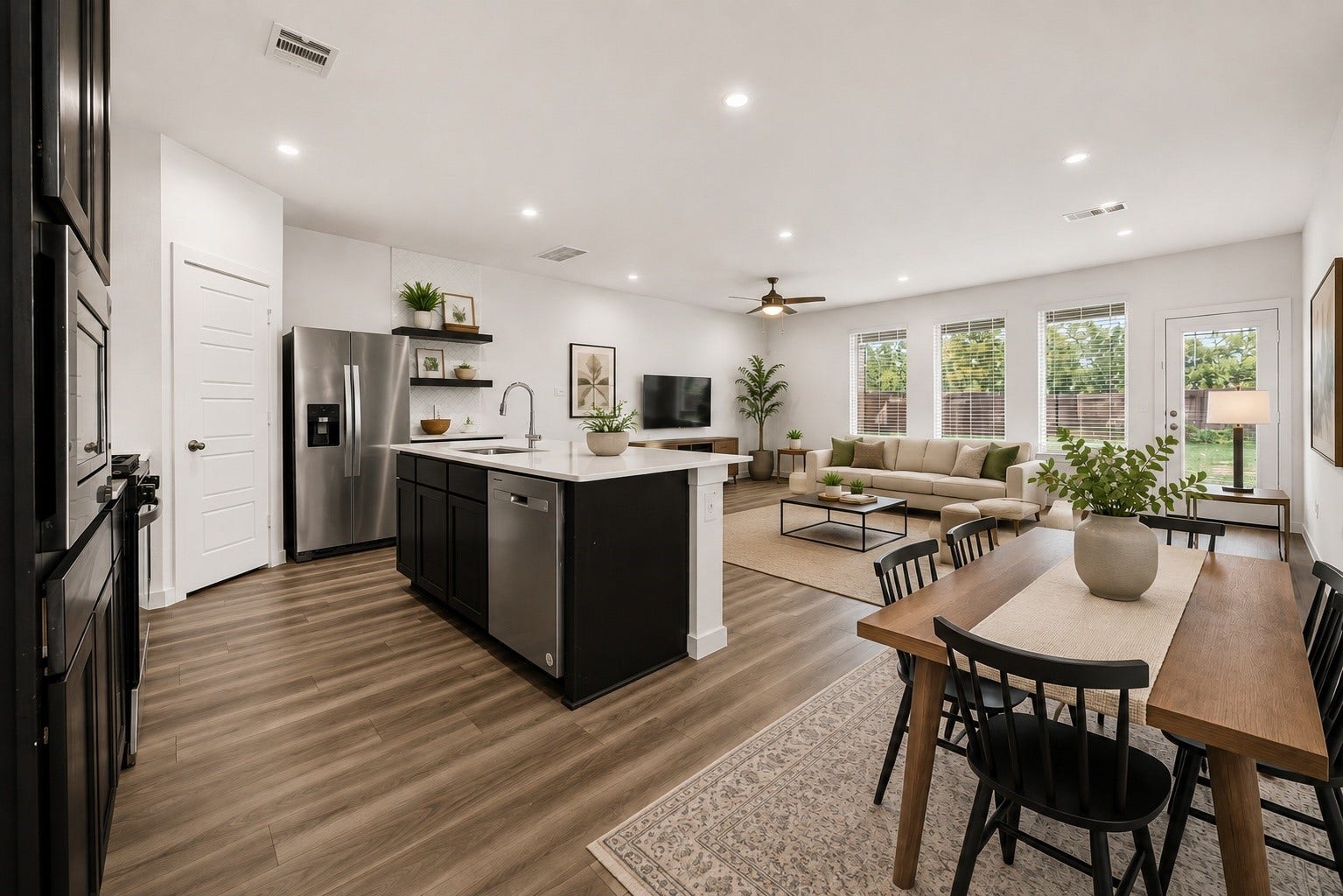 3021 Skyline Mesa Drive, Houston, TX 77047 Beutiful open concept, bright and welcoming - Image Virtully staged