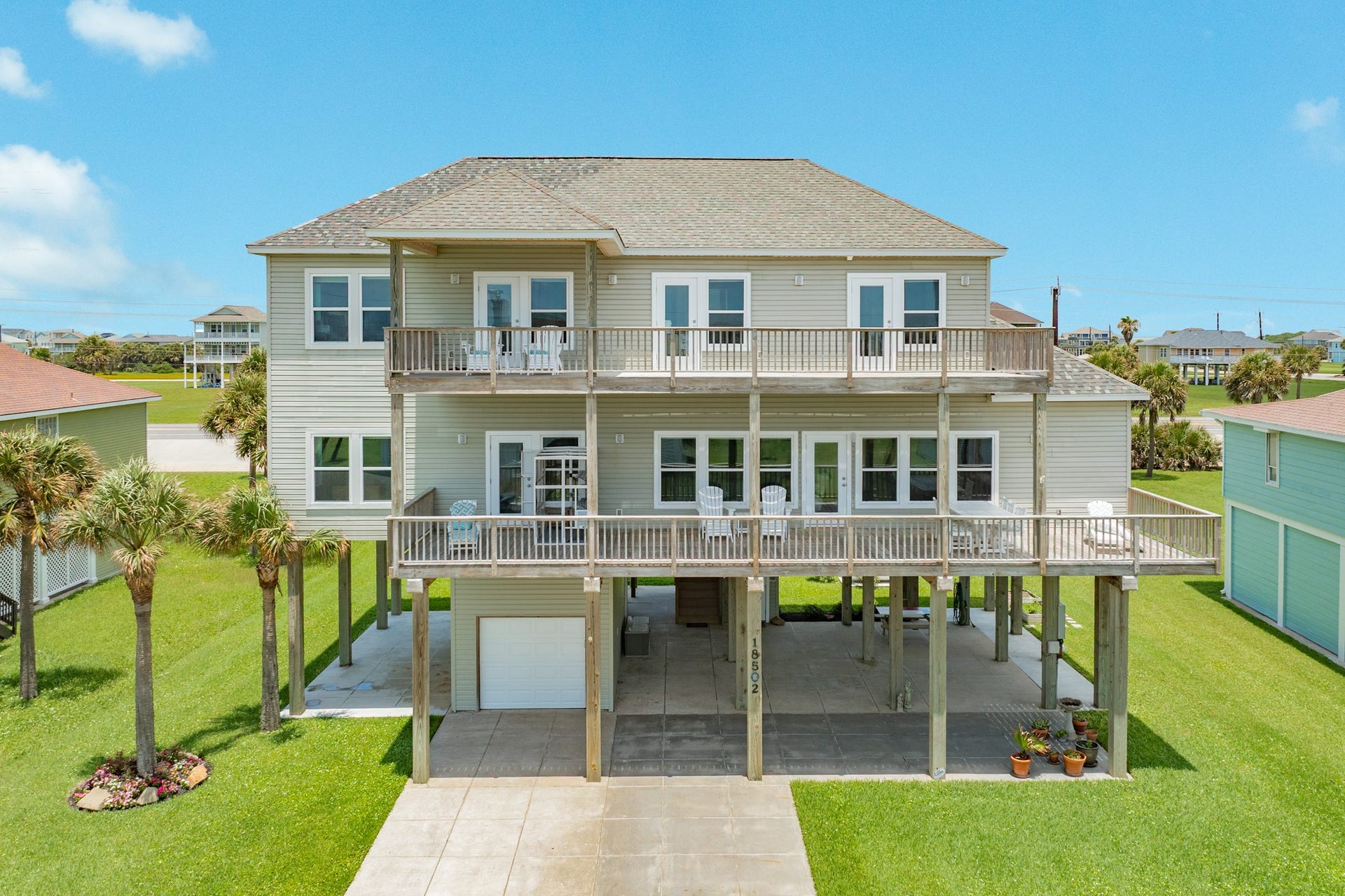 18502 E De Vaca, Galveston, TX 77554 18502 E De Vaca, is a 3,267 sq ft home built in 2016 & added onto in 2022/23. Outstanding beach views from this 4/5 bedroom, 4 bath home. Perfect family retreat or could be a great investment property.