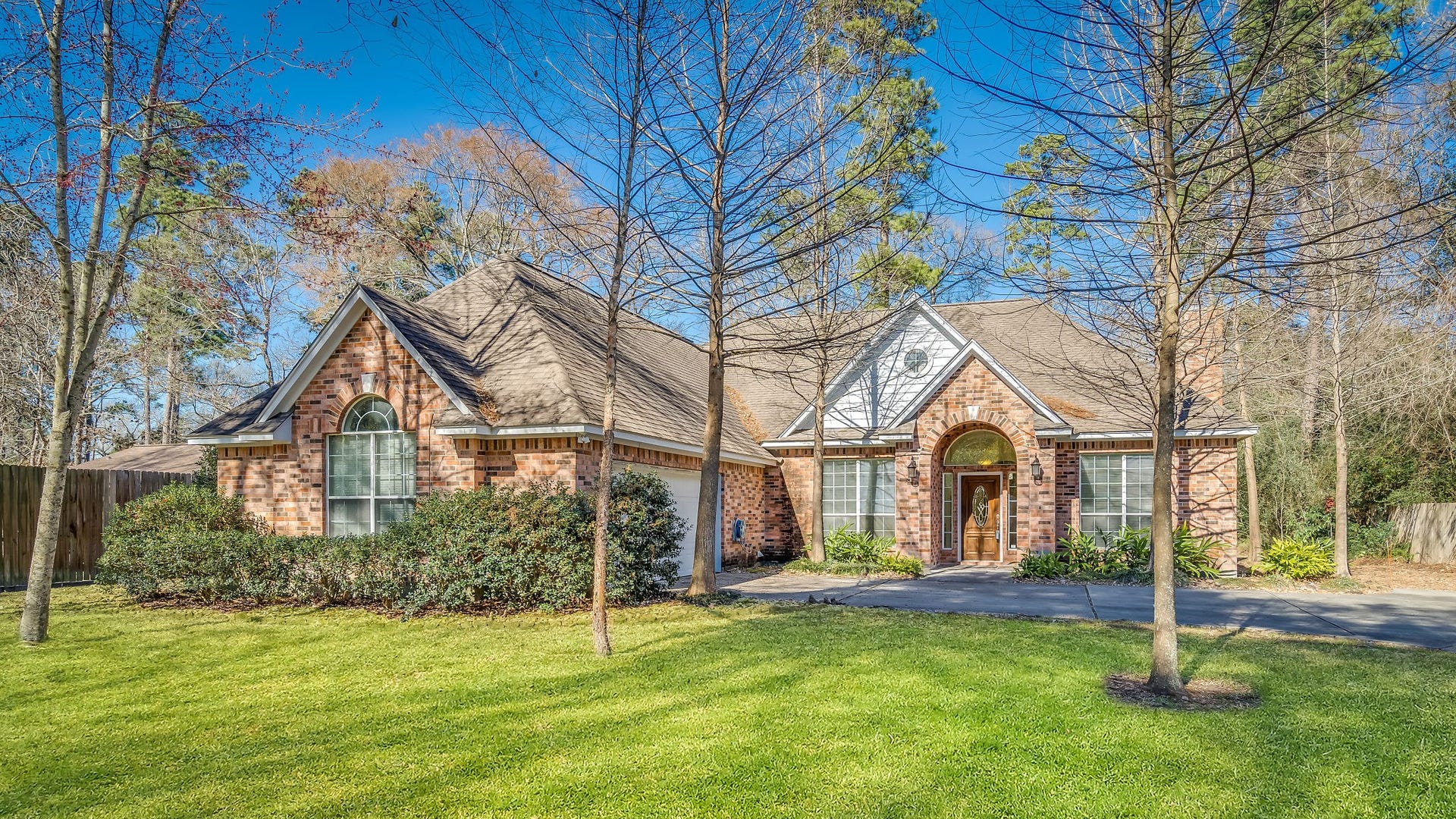 2500 Centerline Road, Conroe, TX 77384 Charming one-story home offering the perfect blend of convenience near The Woodlands and tranquility close to Lake Conroe