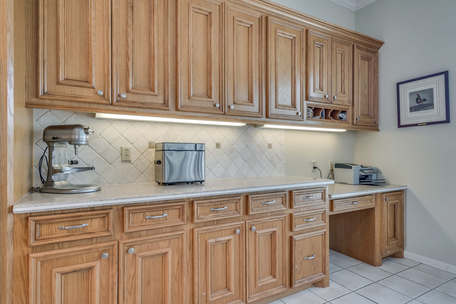 2500 Centerline Road, Conroe, TX 77384 This kitchen offers abundant countertop space and beautiful cabinetry, perfect for culinary enthusiasts and organization lovers alike
