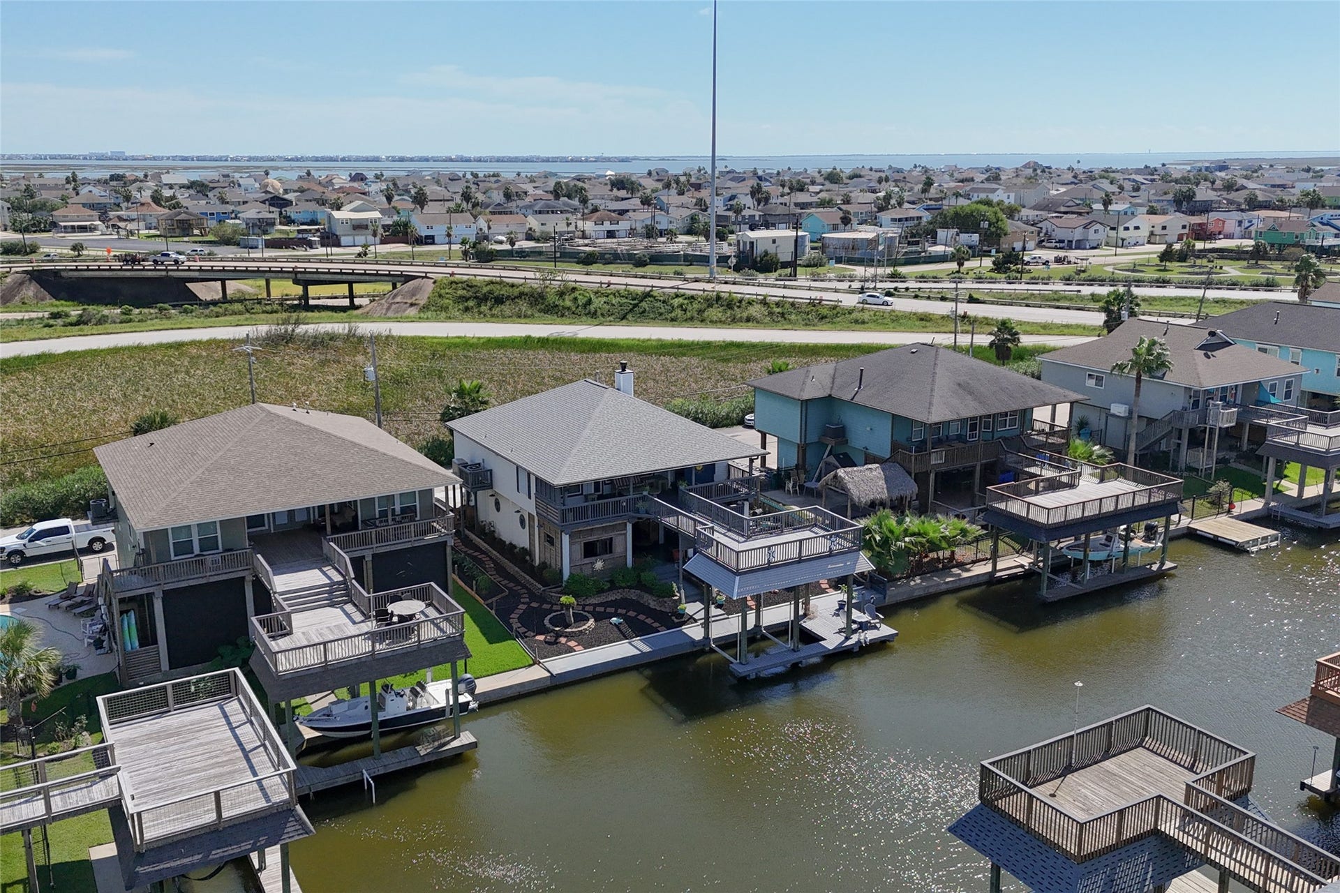 49 N Omega Street, La Marque, TX 77568 49 N Omega Street, La Marque, TX 77568