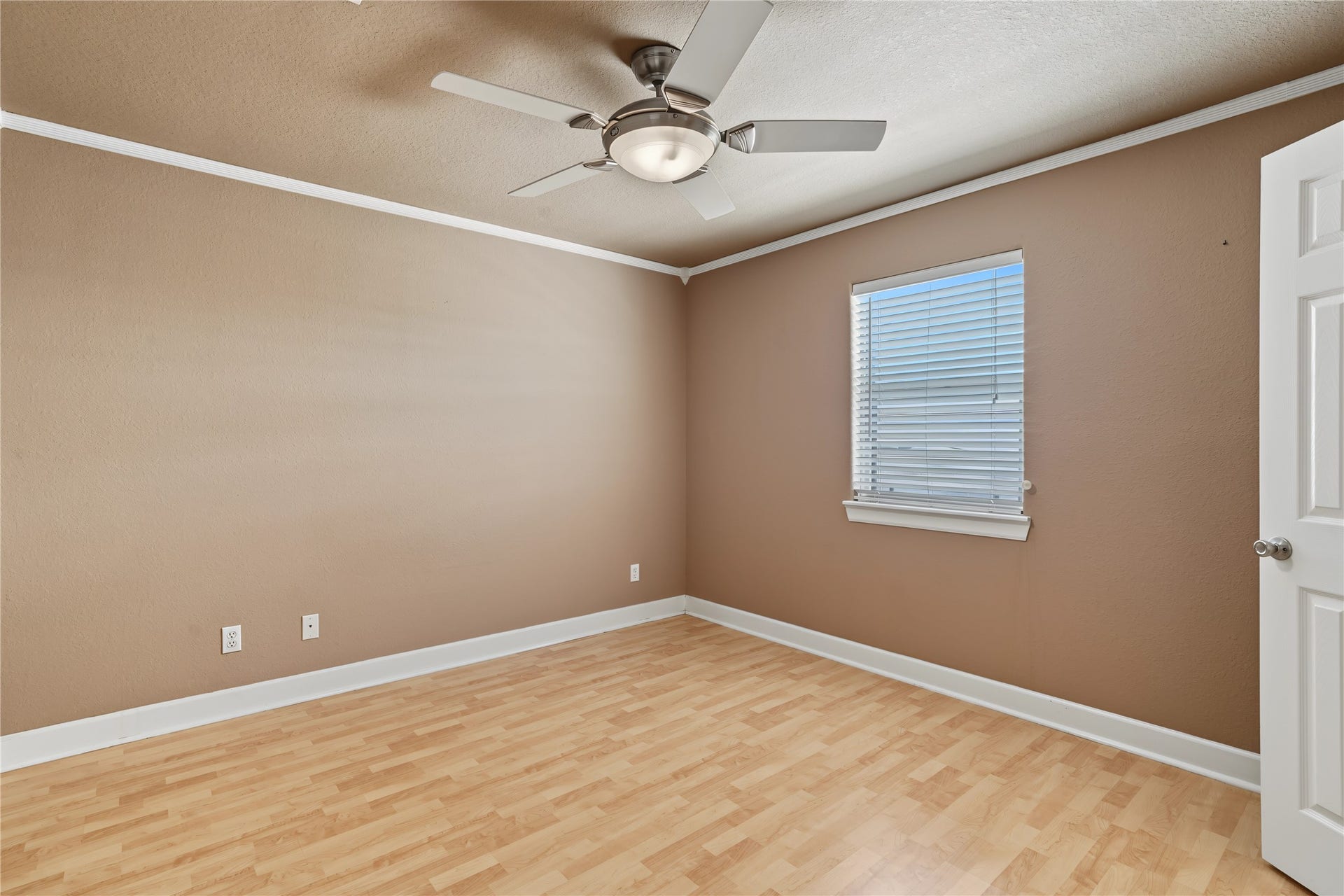 49 N Omega Street, La Marque, TX 77568 49 N Omega Street, La Marque, TX 77568