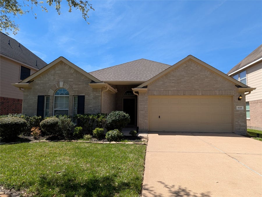 Property photo for 5618 Savannah Woods Lane, Rosharon, TX