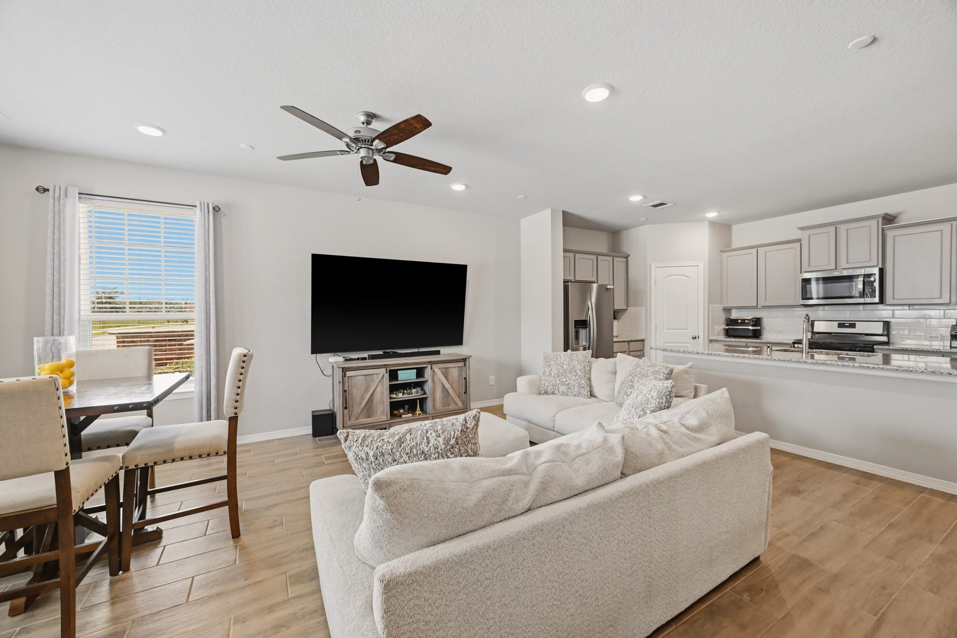 8050 Scanlan Trace, Missouri City, TX 77459 8050 Scanlan Trace, Missouri City, TX 77459