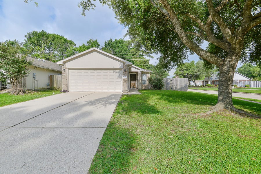 Property photo for 24415 Strong Pine Drive, Huffman, TX