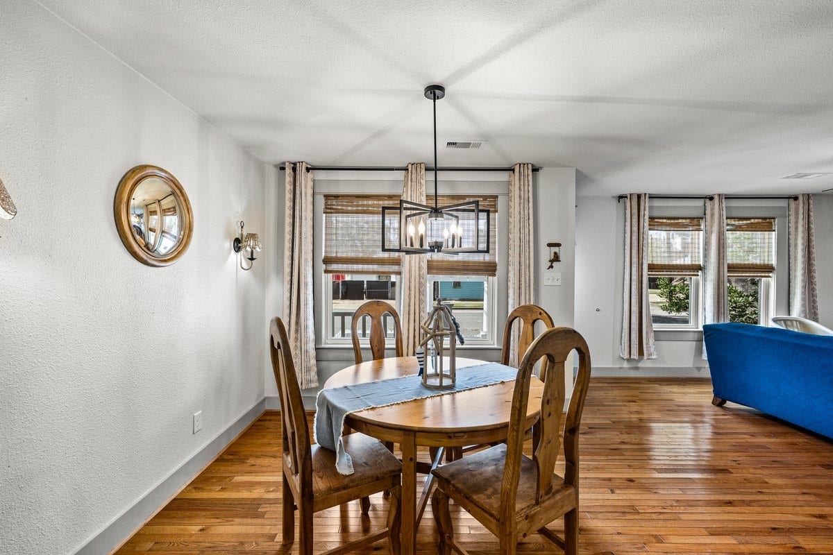 1414 29th Street, Galveston, TX 77550 Tastefully selected light fixtures add character and style throughout this beautifully remodeled Galveston home.
