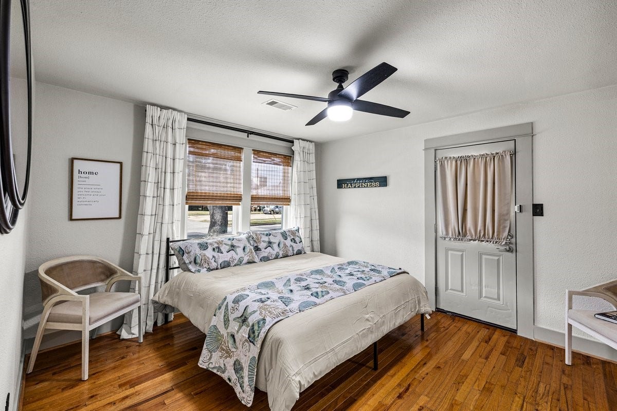1414 29th Street, Galveston, TX 77550 Spacious primary suite in a beautifully remodeled Galveston home.