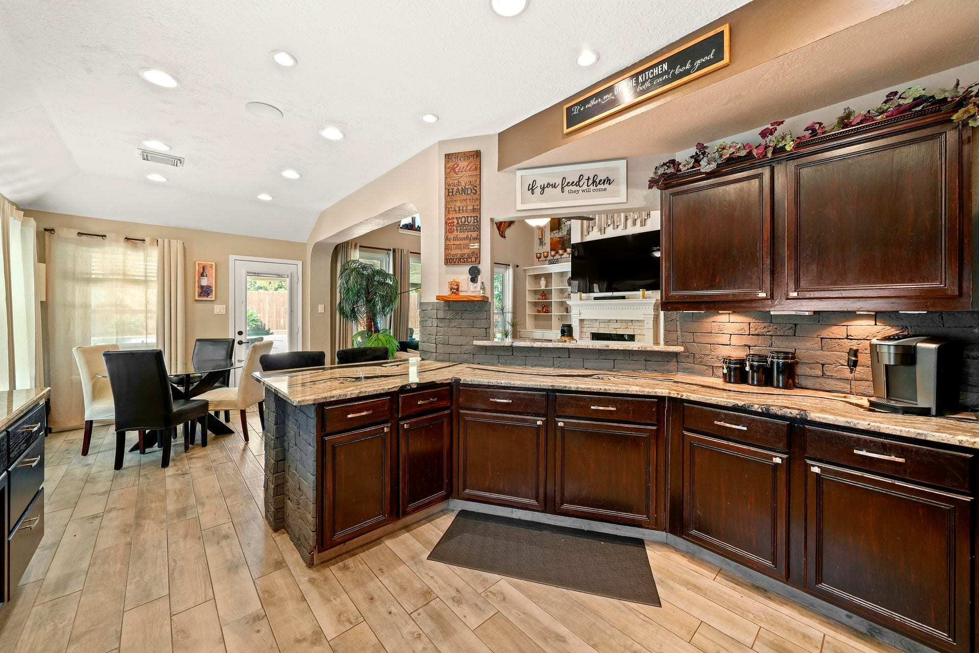 1806 Kensington Park Circle, Spring, TX 77386 Gourmet kitchen with generous counter space.