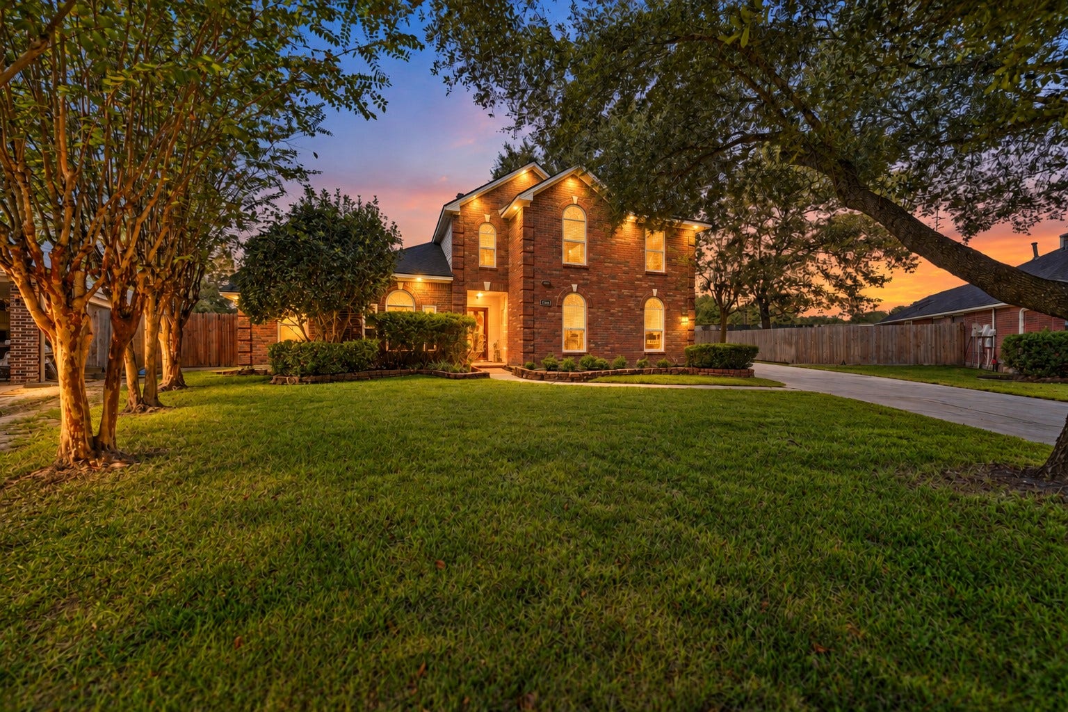 1806 Kensington Park Circle, Spring, TX 77386 Elegant front exterior.