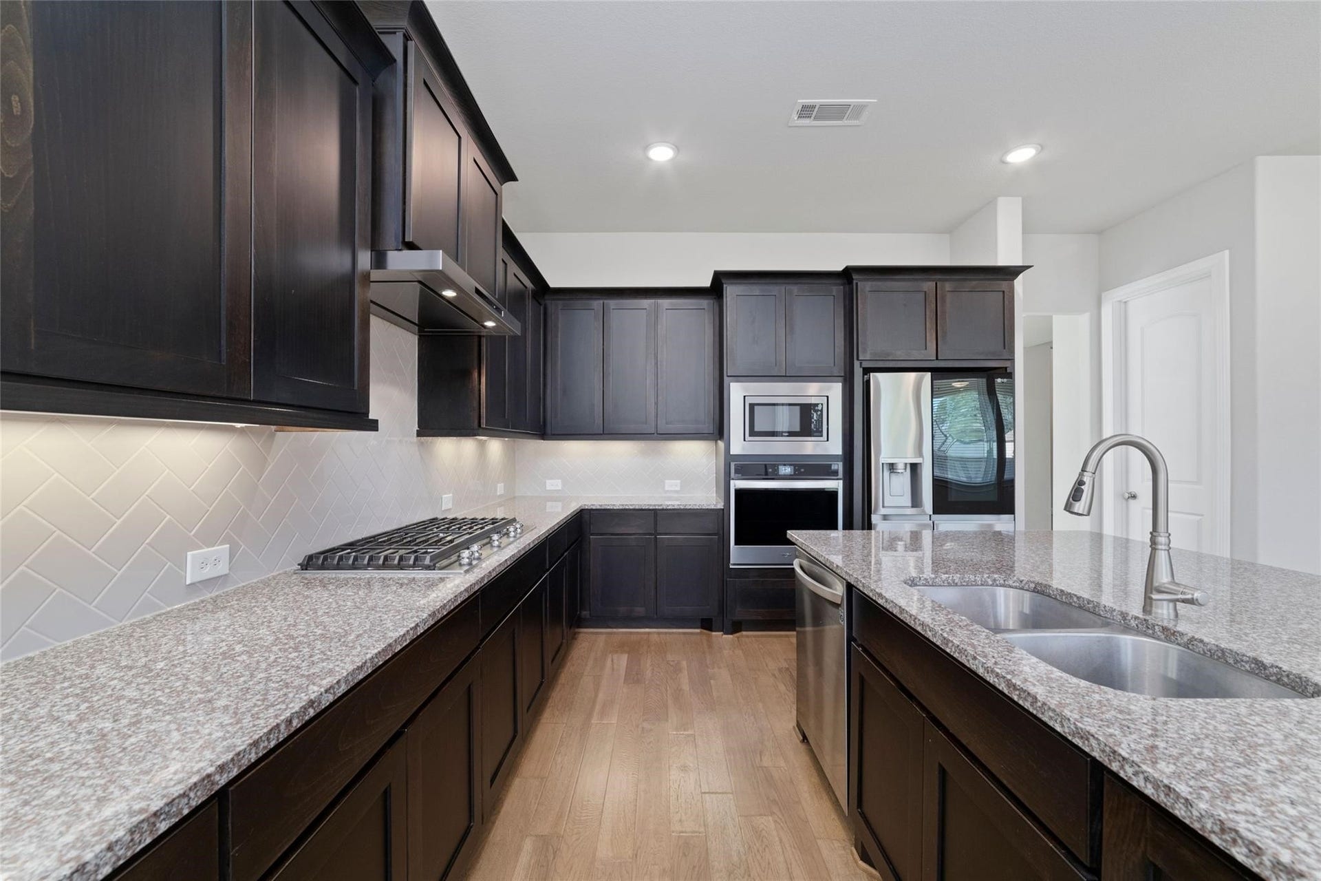 28213 Briarwood Pass, Spring, TX 77386 28213 Briarwood Pass, Spring, TX 77386