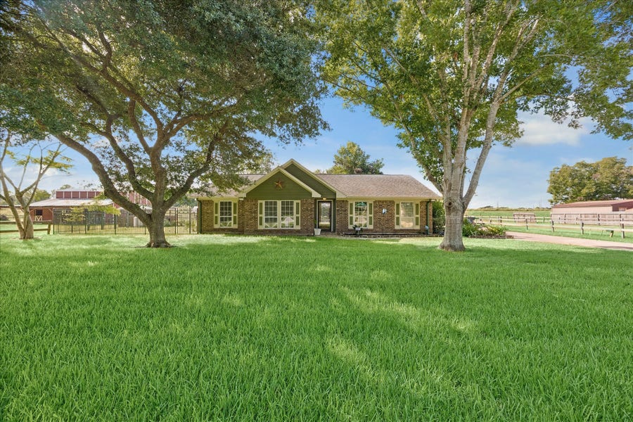 Property photo for 2903 Michael Wayne Road, Rosharon, TX