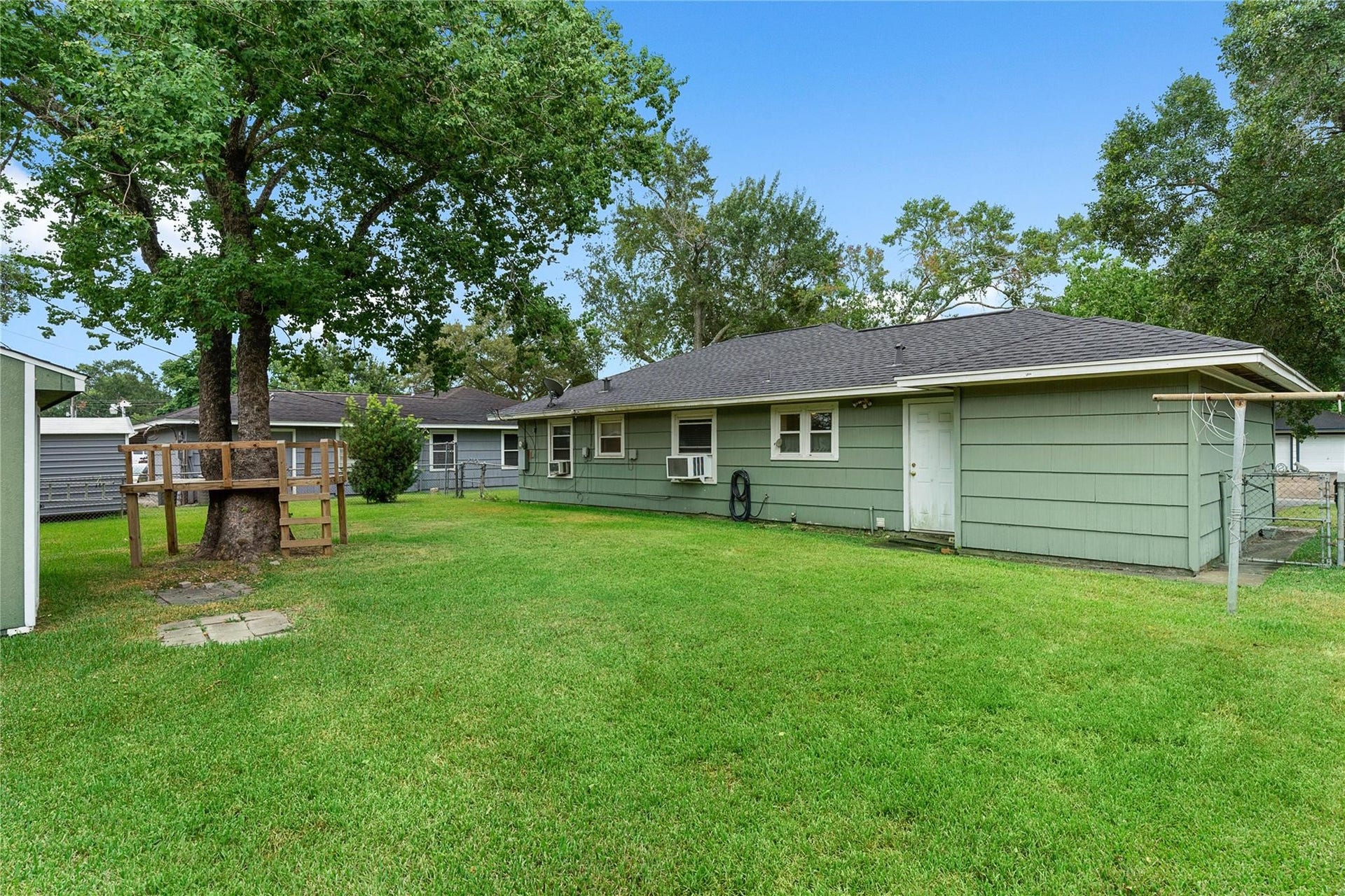 5806 Grape Street, Houston, TX 77074 5806 Grape Street, Houston, TX 77074