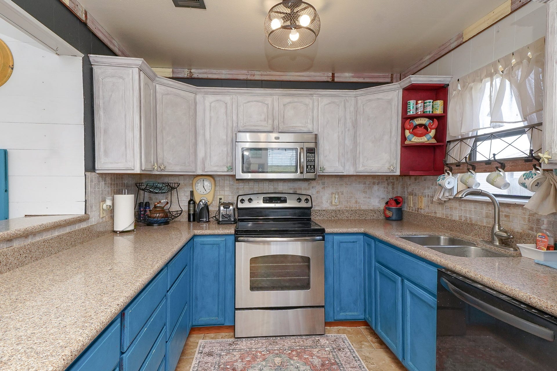 4702 Bayou Lane, Hitchcock, TX 77563 4702 Bayou Lane, Hitchcock, TX 77563