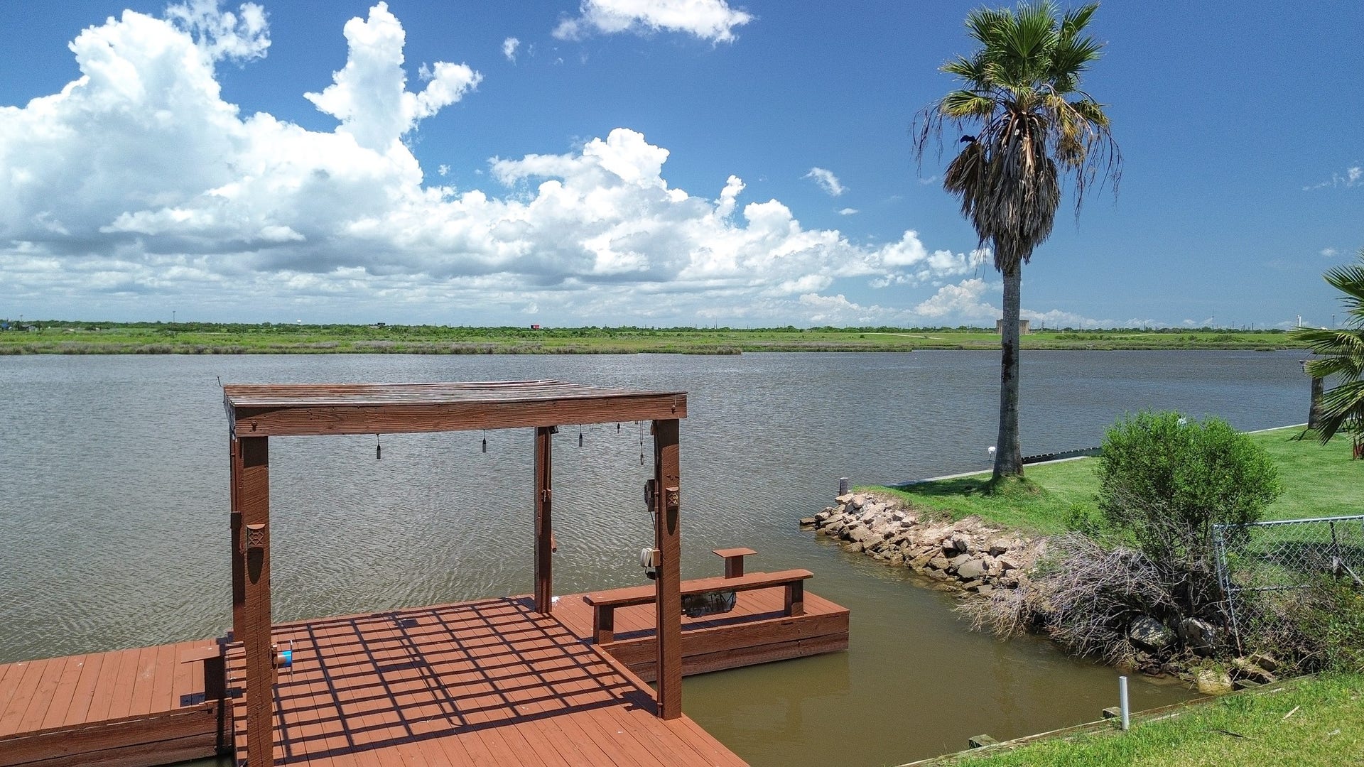 4702 Bayou Lane, Hitchcock, TX 77563 4702 Bayou Lane, Hitchcock, TX 77563