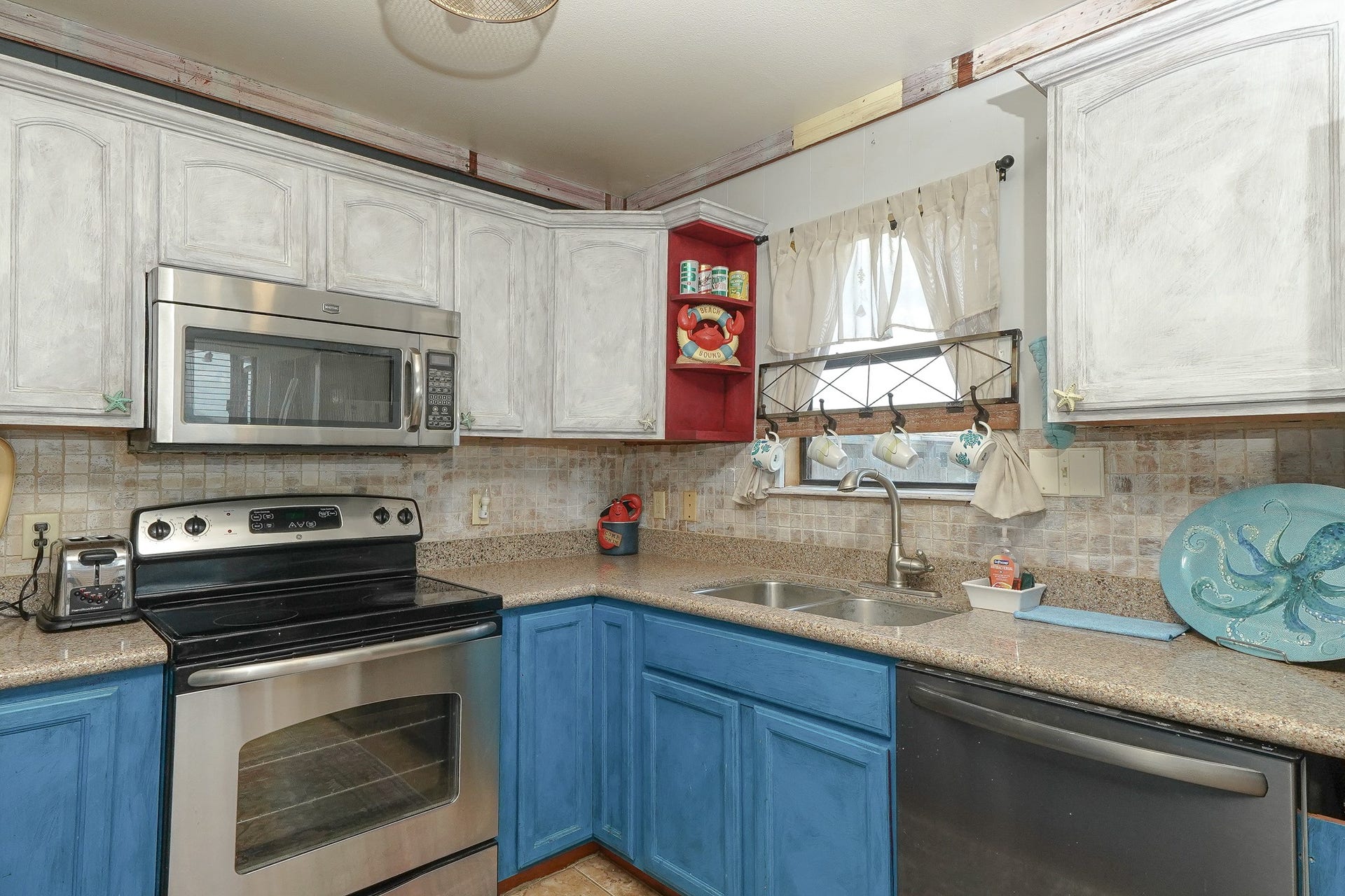 4702 Bayou Lane, Hitchcock, TX 77563 4702 Bayou Lane, Hitchcock, TX 77563