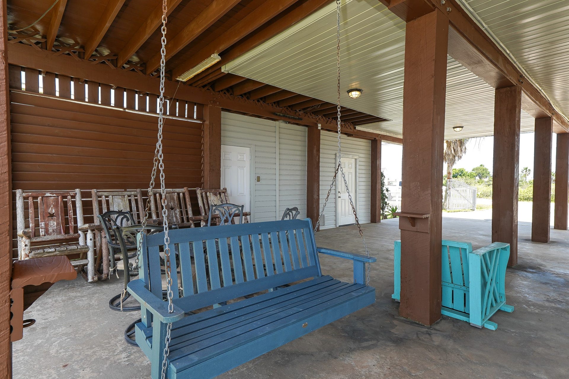 4702 Bayou Lane, Hitchcock, TX 77563 4702 Bayou Lane, Hitchcock, TX 77563