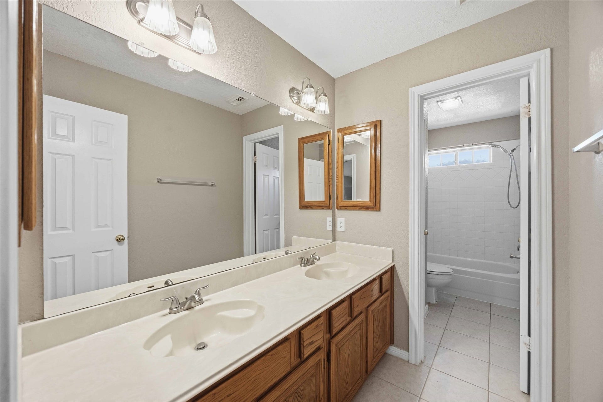 4712 Broadmoor Drive, League City, TX 77573 4712 Broadmoor Drive, League City, TX 77573