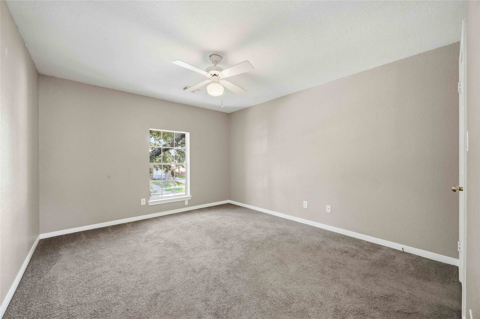 4712 Broadmoor Drive, League City, TX 77573 4712 Broadmoor Drive, League City, TX 77573
