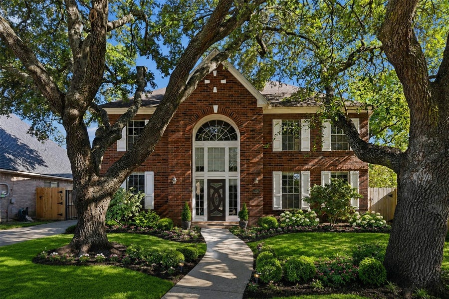 Property photo for 4712 Broadmoor Drive, League City, TX