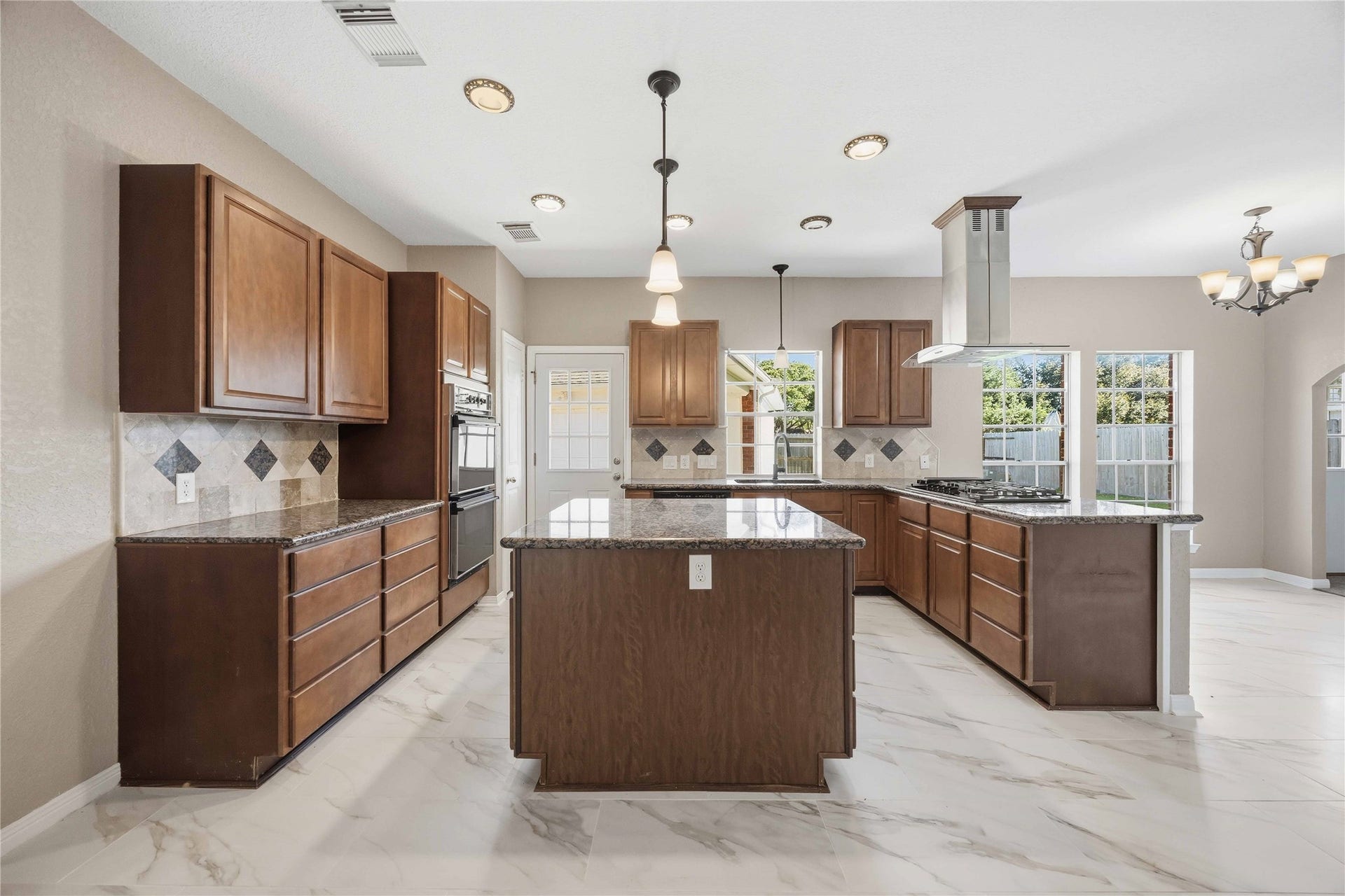 4712 Broadmoor Drive, League City, TX 77573 4712 Broadmoor Drive, League City, TX 77573