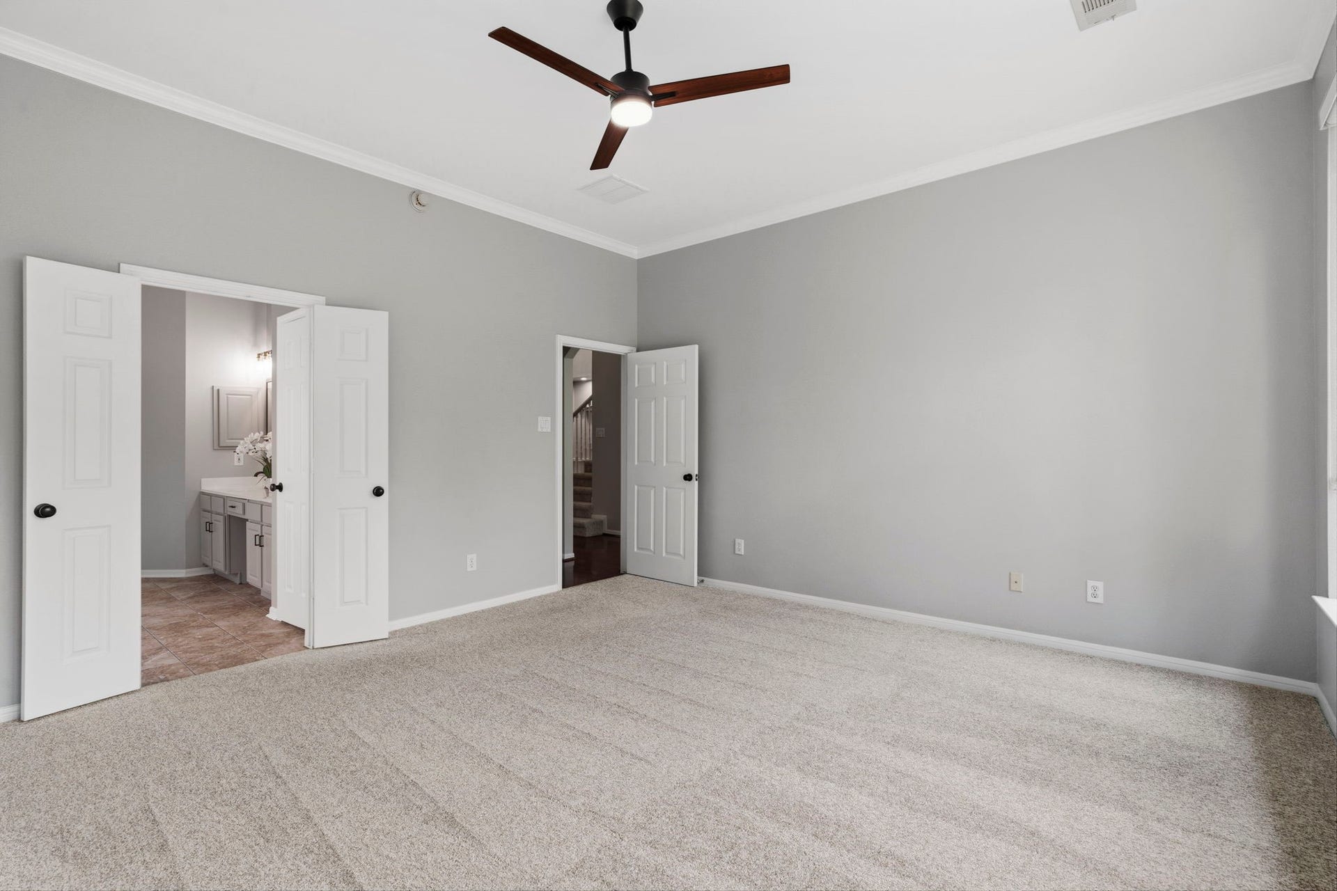 3427 Powell Way, Missouri City, TX 77459 Generous primary suite and private bath access.
