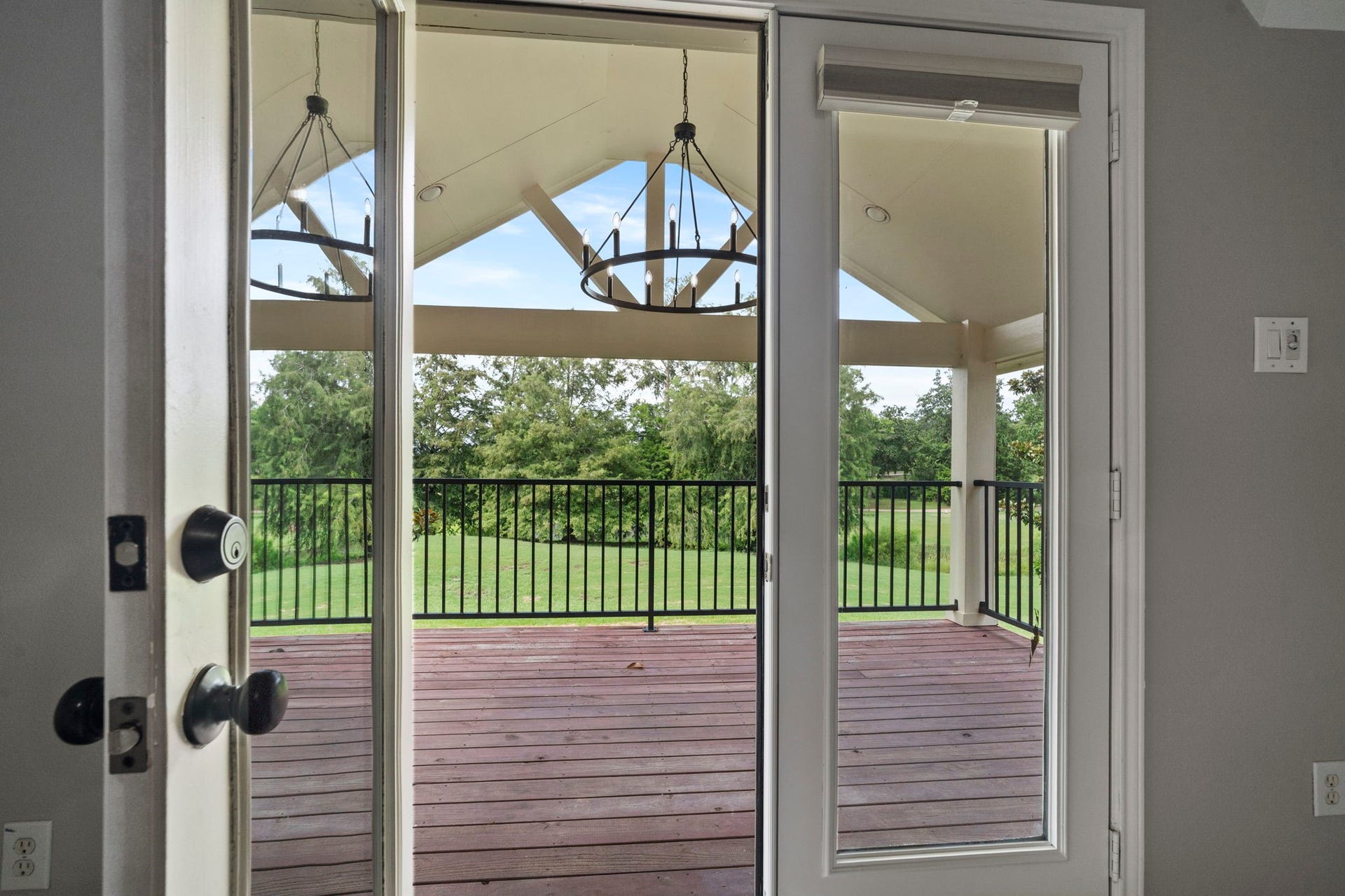 3427 Powell Way, Missouri City, TX 77459 Private covered balcony overlooking peaceful green space.