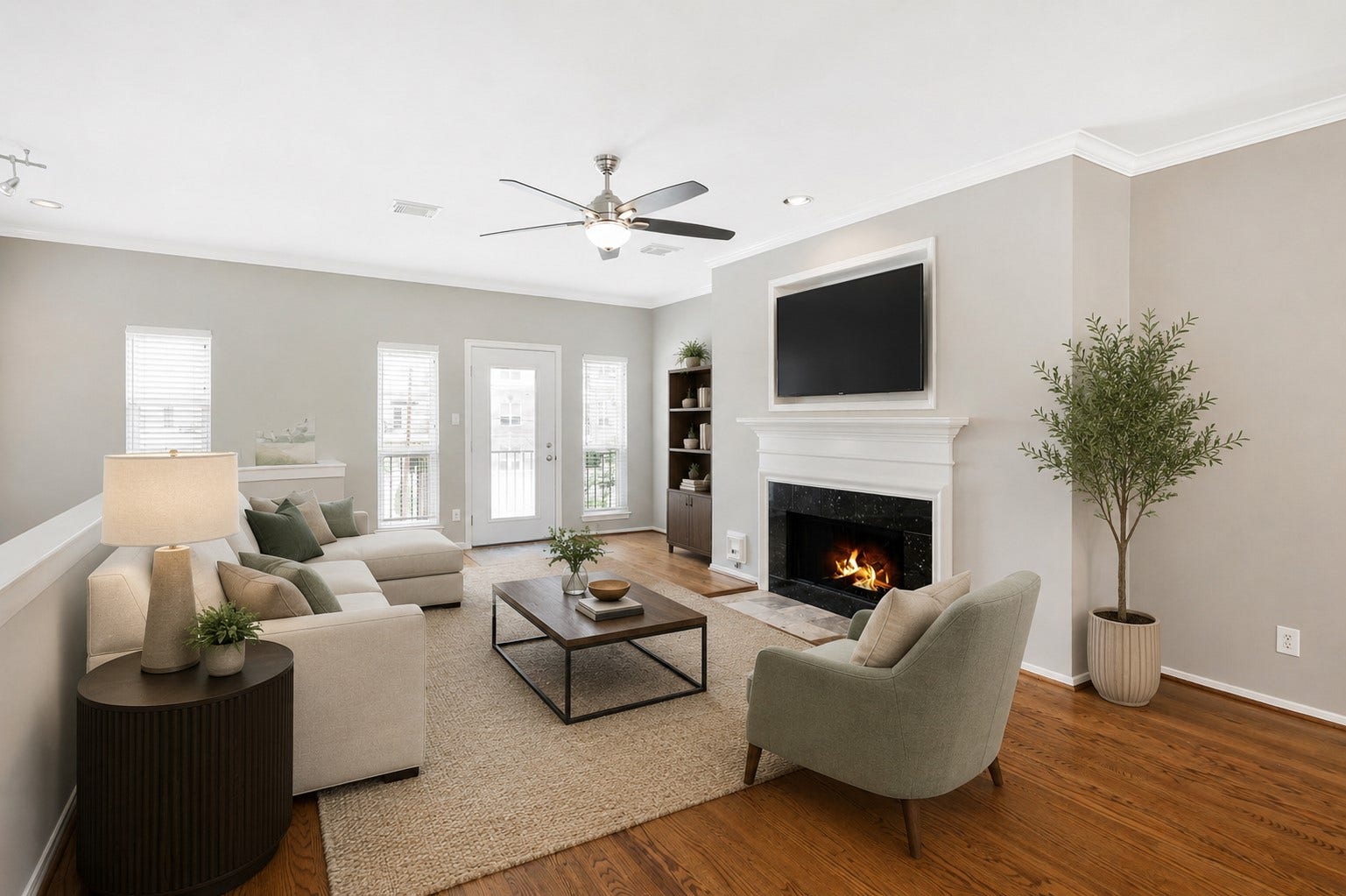 2615 W Dallas Street, Houston, TX 77019 VIRTUALLY STAGED living area