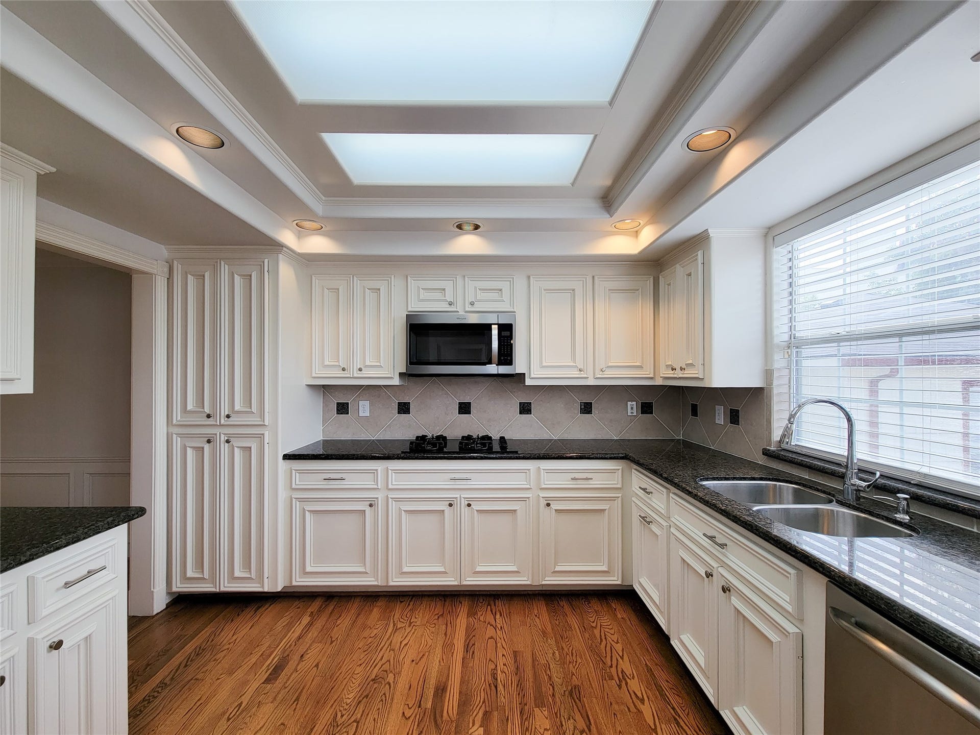 2004 Mcduffie Street, Houston, TX 77019 2004 Mcduffie Street, Houston, TX 77019