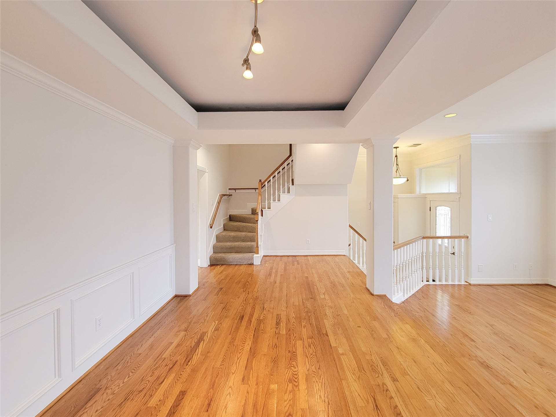 2004 Mcduffie Street, Houston, TX 77019 2004 Mcduffie Street, Houston, TX 77019