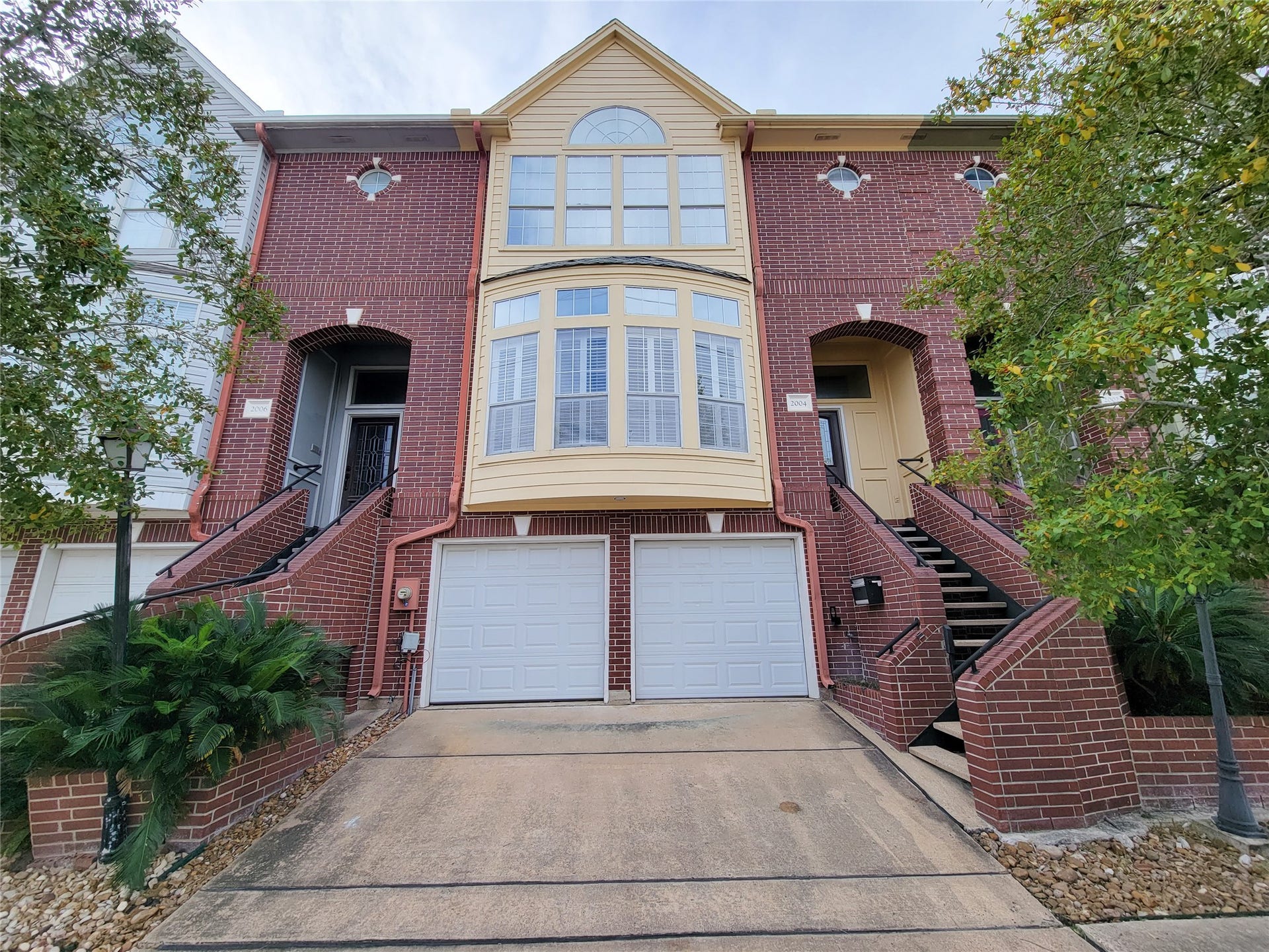 2004 Mcduffie Street, Houston, TX 77019 2004 Mcduffie Street, Houston, TX 77019