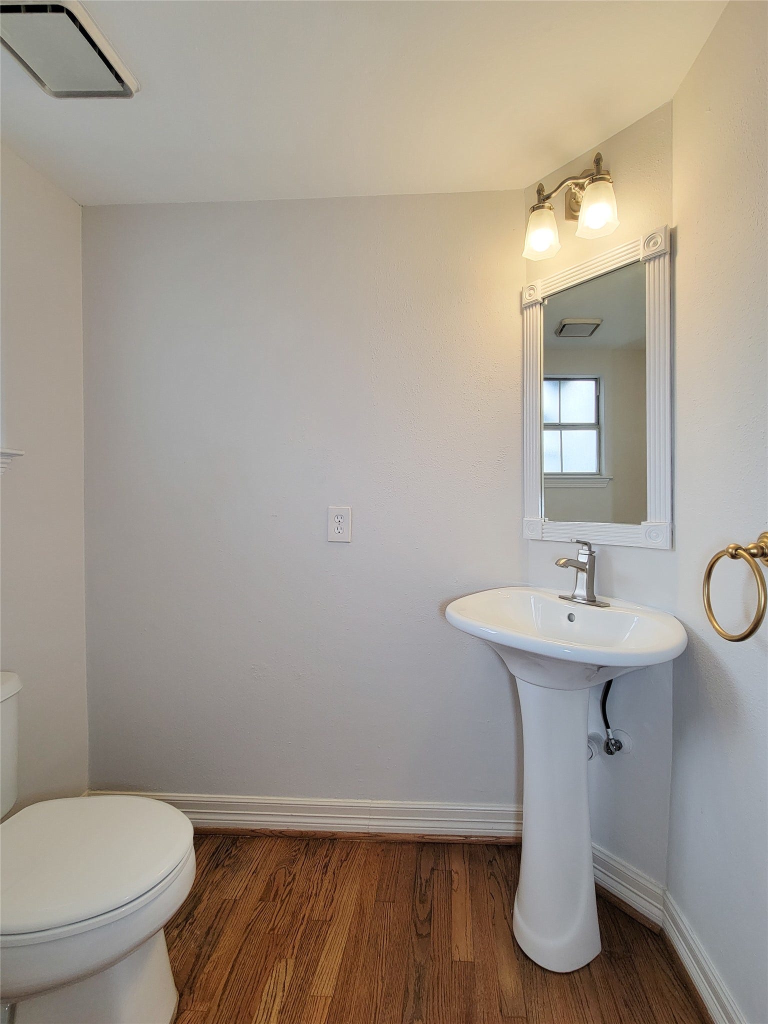 2004 Mcduffie Street, Houston, TX 77019 2004 Mcduffie Street, Houston, TX 77019
