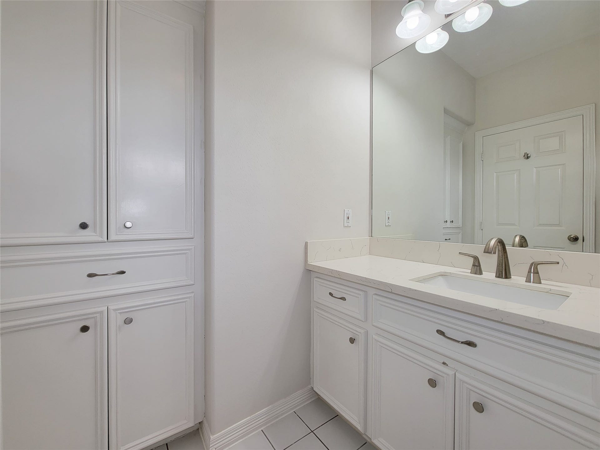 2004 Mcduffie Street, Houston, TX 77019 2004 Mcduffie Street, Houston, TX 77019
