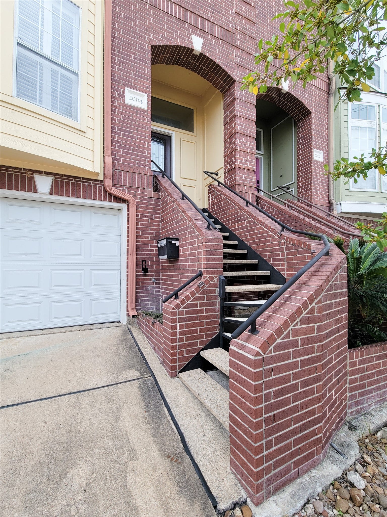 2004 Mcduffie Street, Houston, TX 77019 2004 Mcduffie Street, Houston, TX 77019