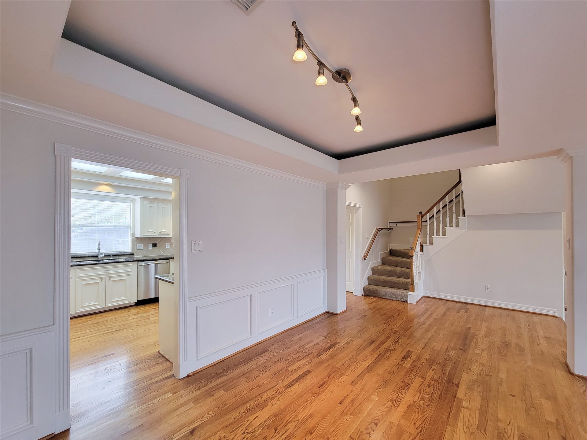 2004 Mcduffie Street, Houston, TX 77019 2004 Mcduffie Street, Houston, TX 77019