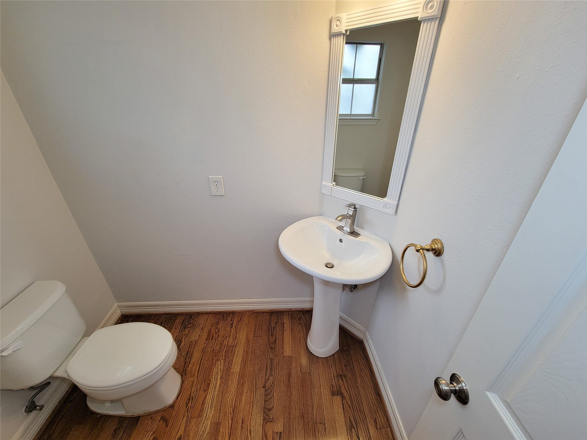 2004 Mcduffie Street, Houston, TX 77019 2004 Mcduffie Street, Houston, TX 77019