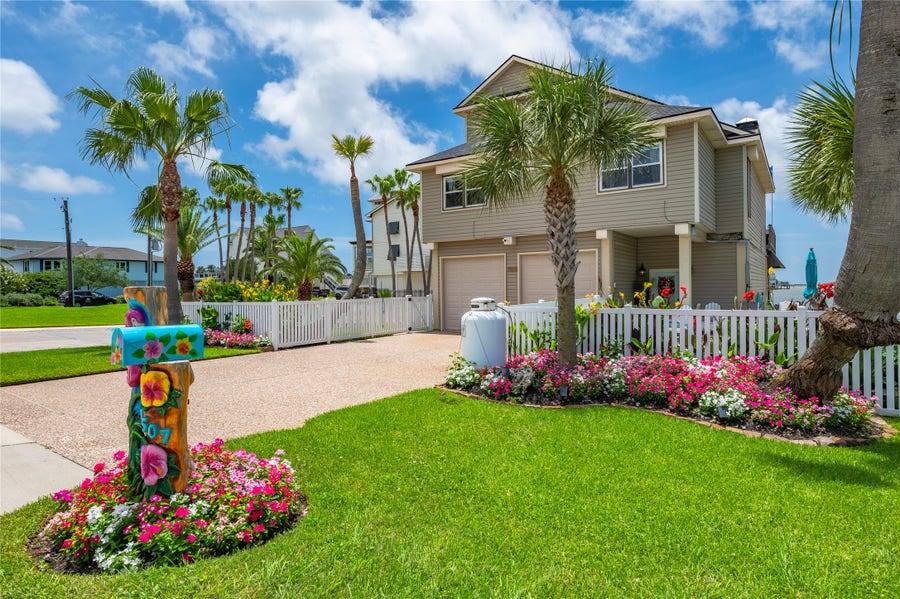 Property photo for 1507 Tiki Drive, Tiki Island, TX