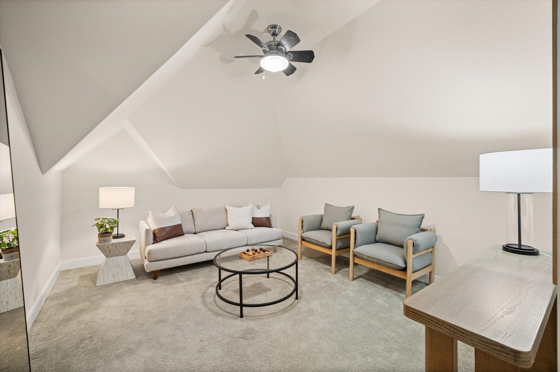 3010 Bonnebridge Way Boulevard, Houston, TX 77082 A spacious upstairs media room offers an inviting place to unwind, gather, or enjoy movie nights, with a versatile layout that can easily adapt as a game room, lounge, or whatever suits your lifestyle.