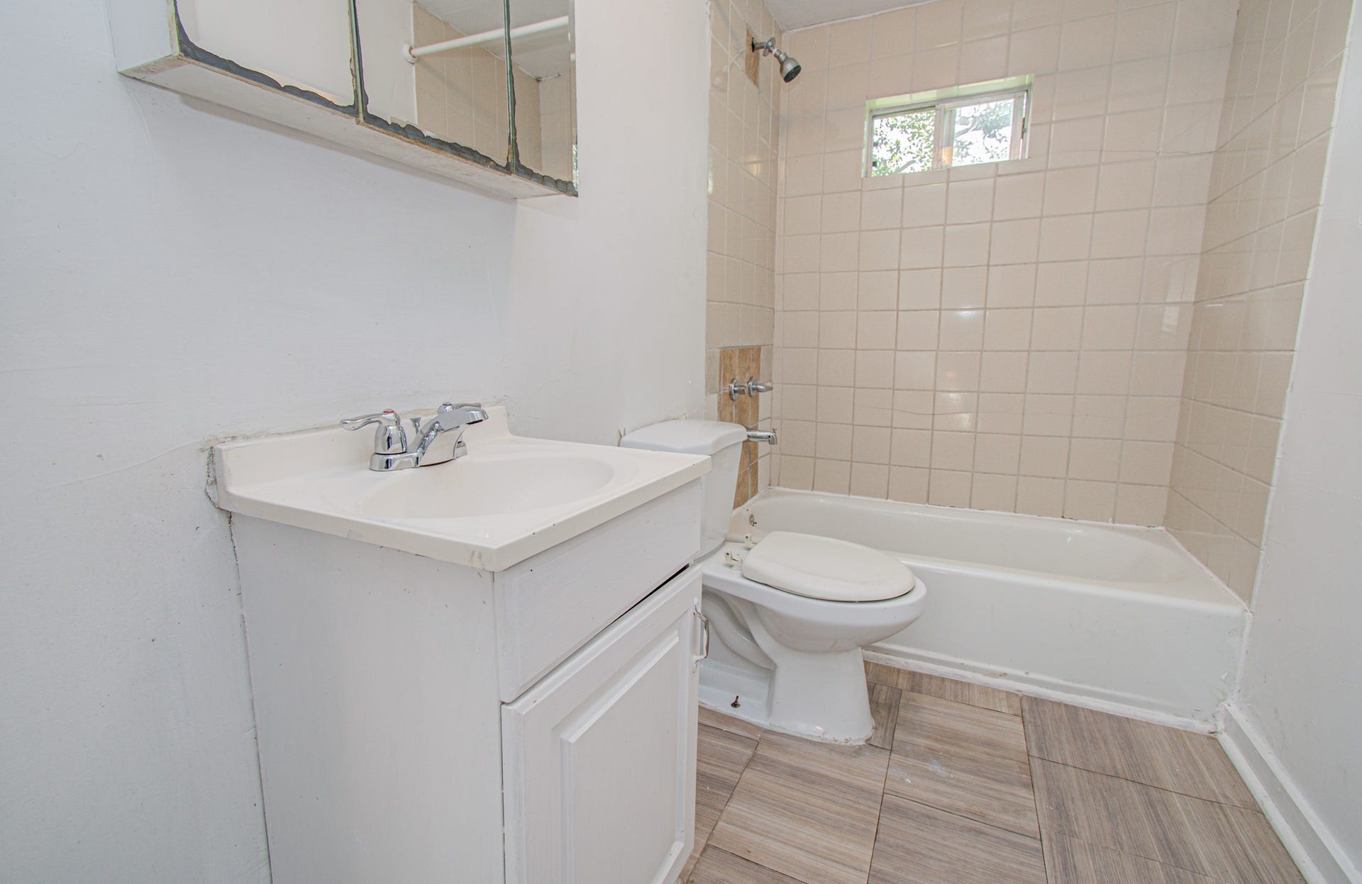 1016 Apache Street, Houston, TX 77022 1016 Apache Street, Houston, TX 77022