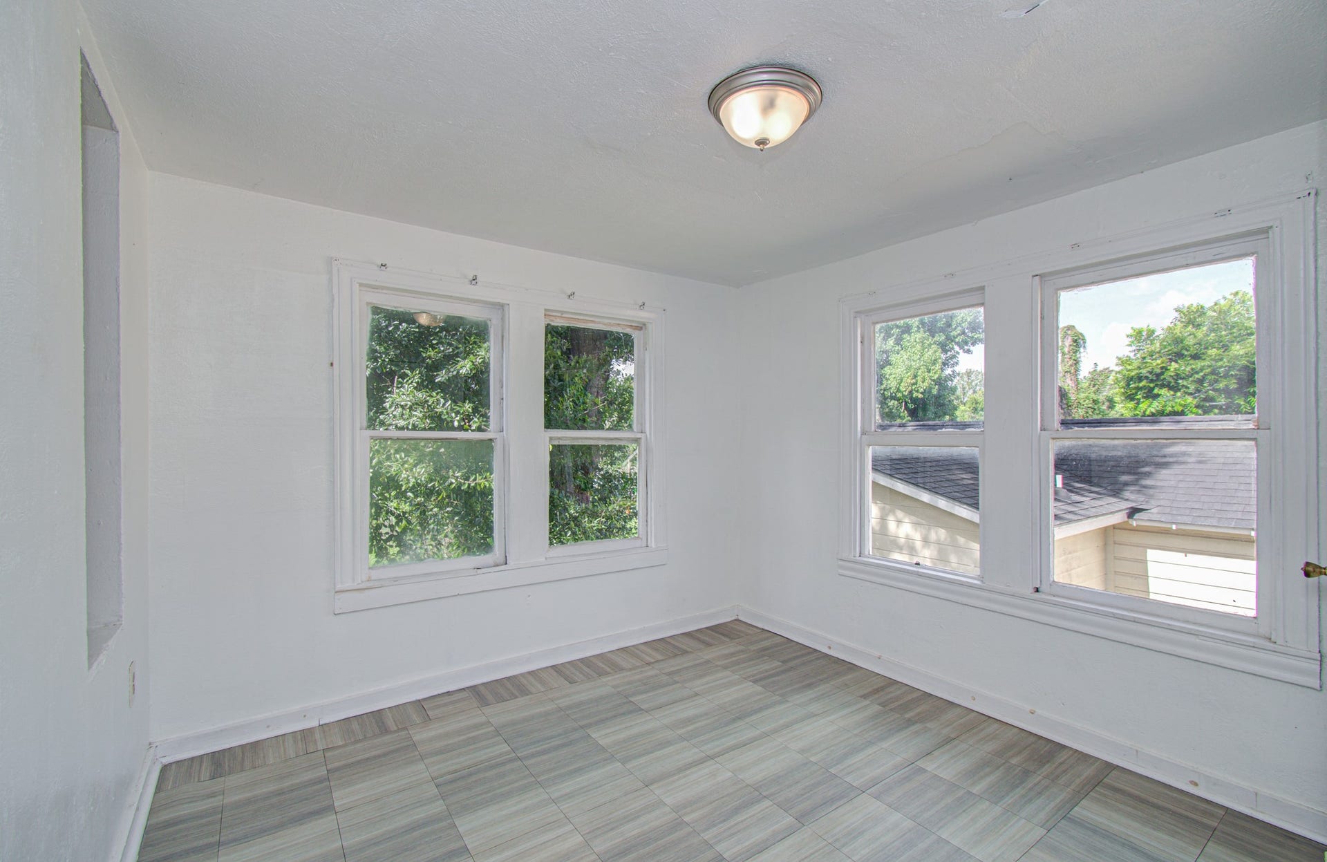 1016 Apache Street, Houston, TX 77022 1016 Apache Street, Houston, TX 77022