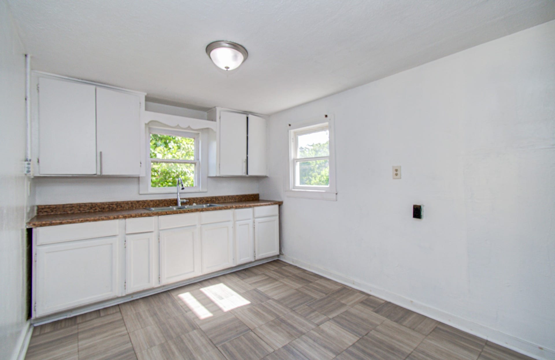 1016 Apache Street, Houston, TX 77022 1016 Apache Street, Houston, TX 77022