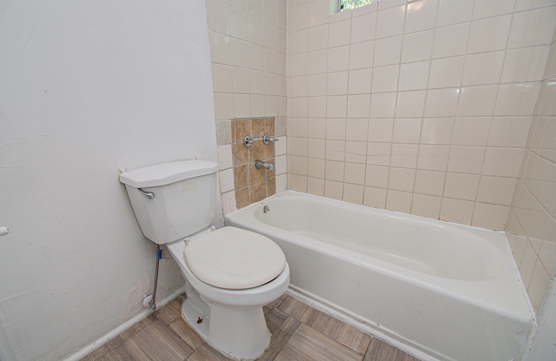 1016 Apache Street, Houston, TX 77022 1016 Apache Street, Houston, TX 77022