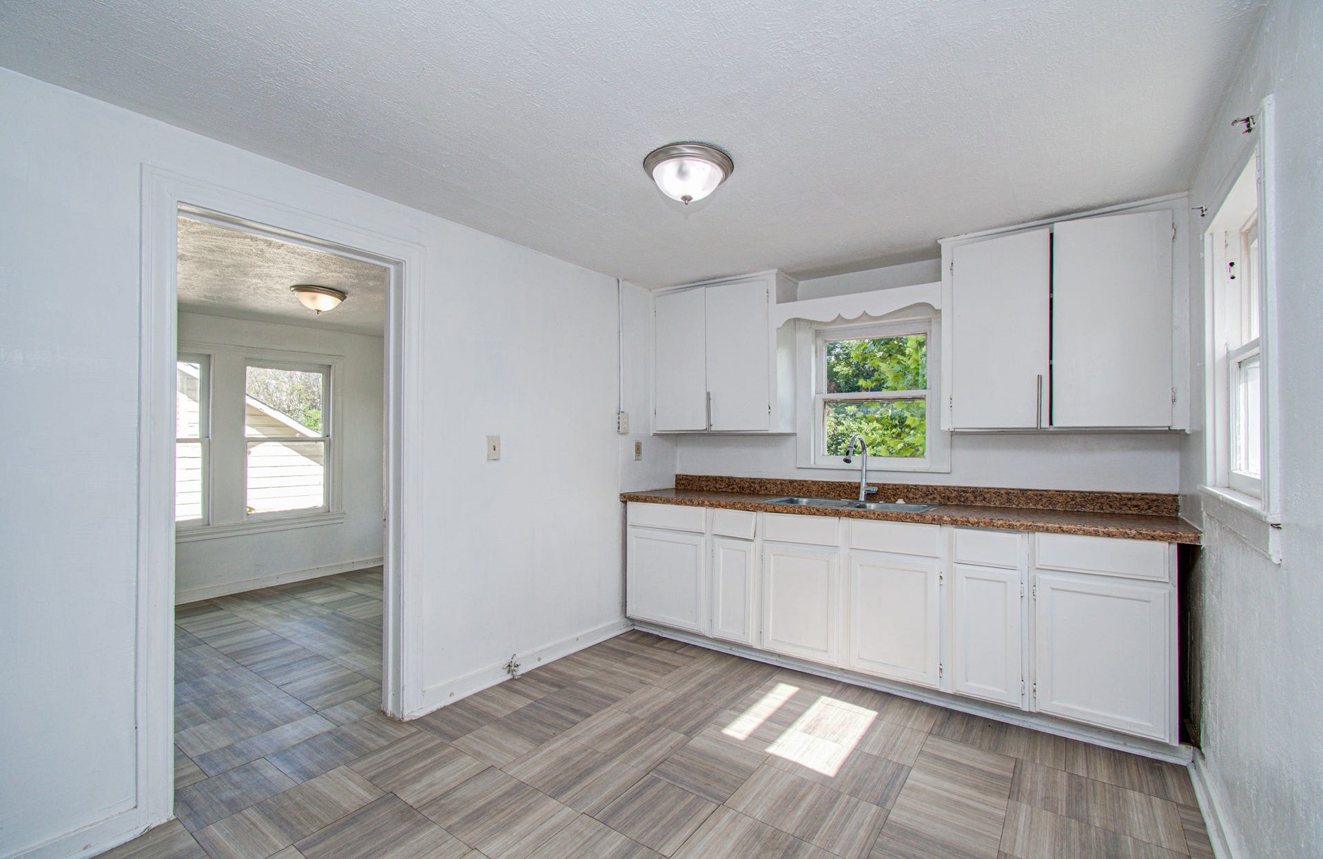 1016 Apache Street, Houston, TX 77022 1016 Apache Street, Houston, TX 77022