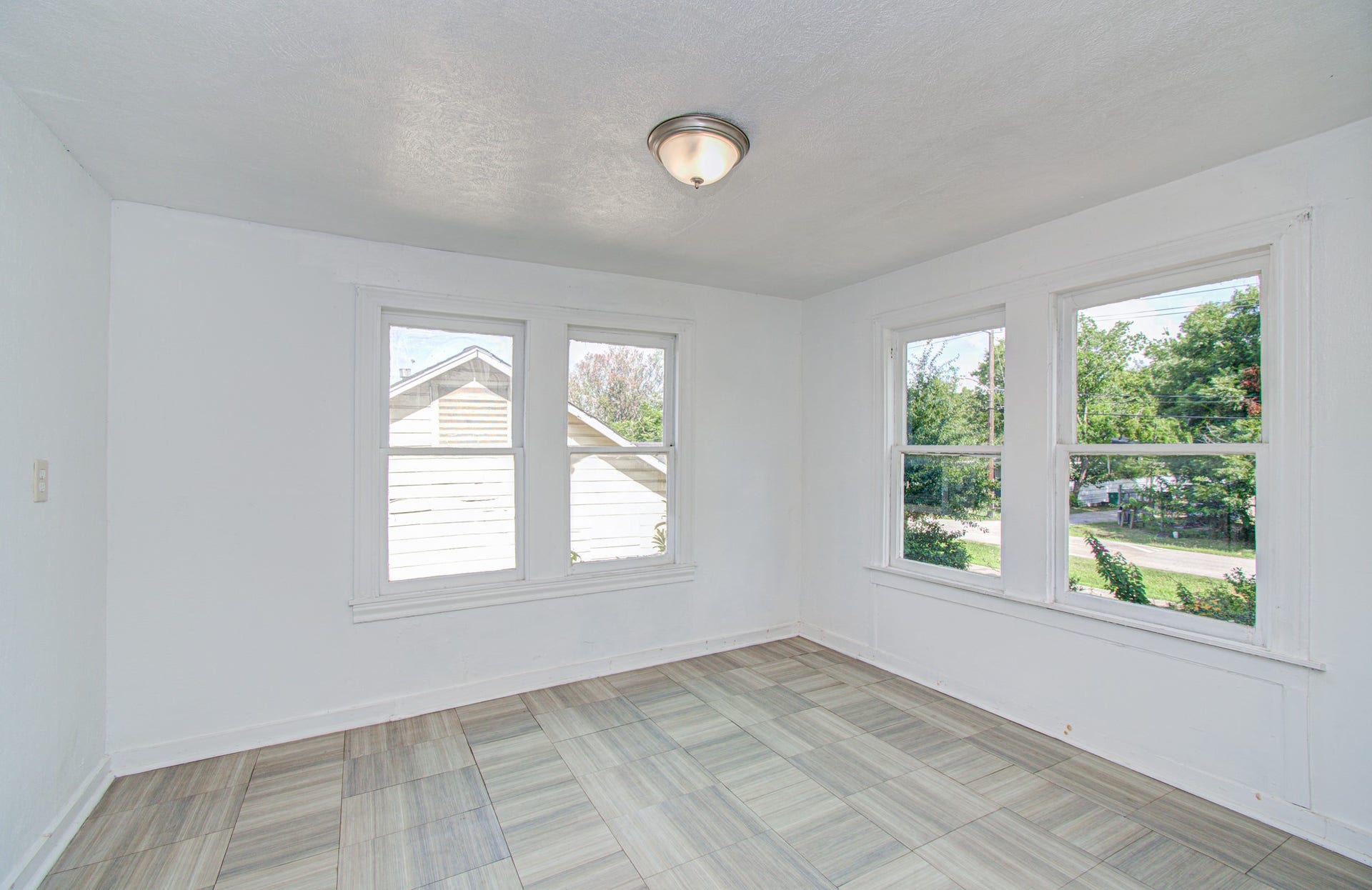 1016 Apache Street, Houston, TX 77022 1016 Apache Street, Houston, TX 77022