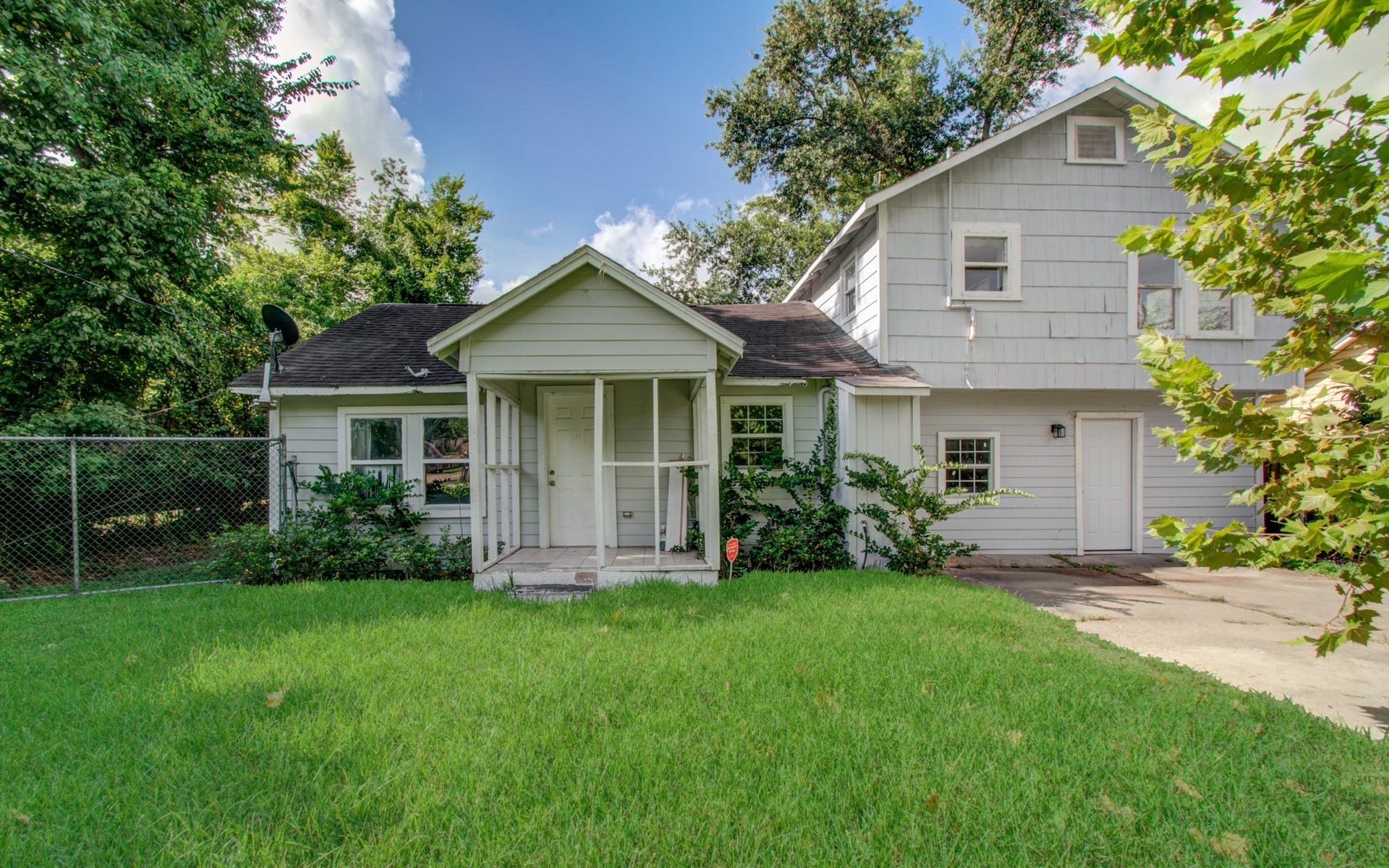 1016 Apache Street, Houston, TX 77022 1016 Apache Street, Houston, TX 77022
