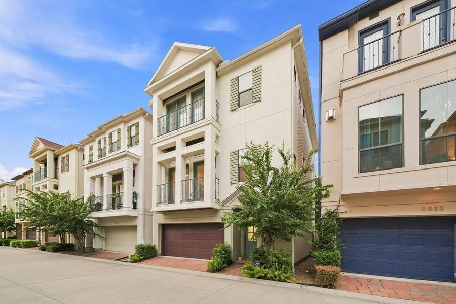 Property photo for 9609 Pemberton Crescent Drive, Houston, TX