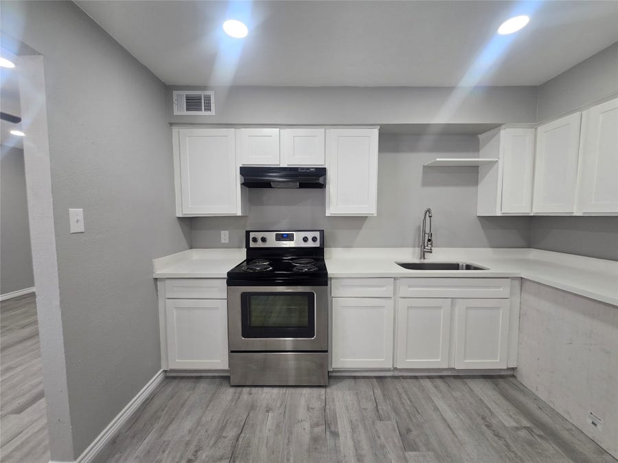 Property photo for 911 Avenue K, #11, Galveston, TX