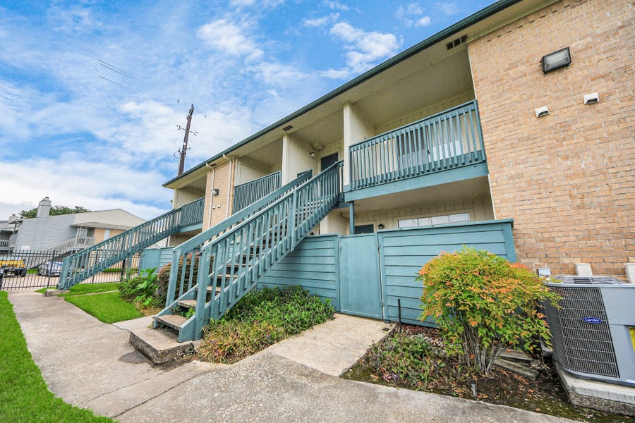 Property photo for 250 El Dorado Boulevard, #204, Houston, TX