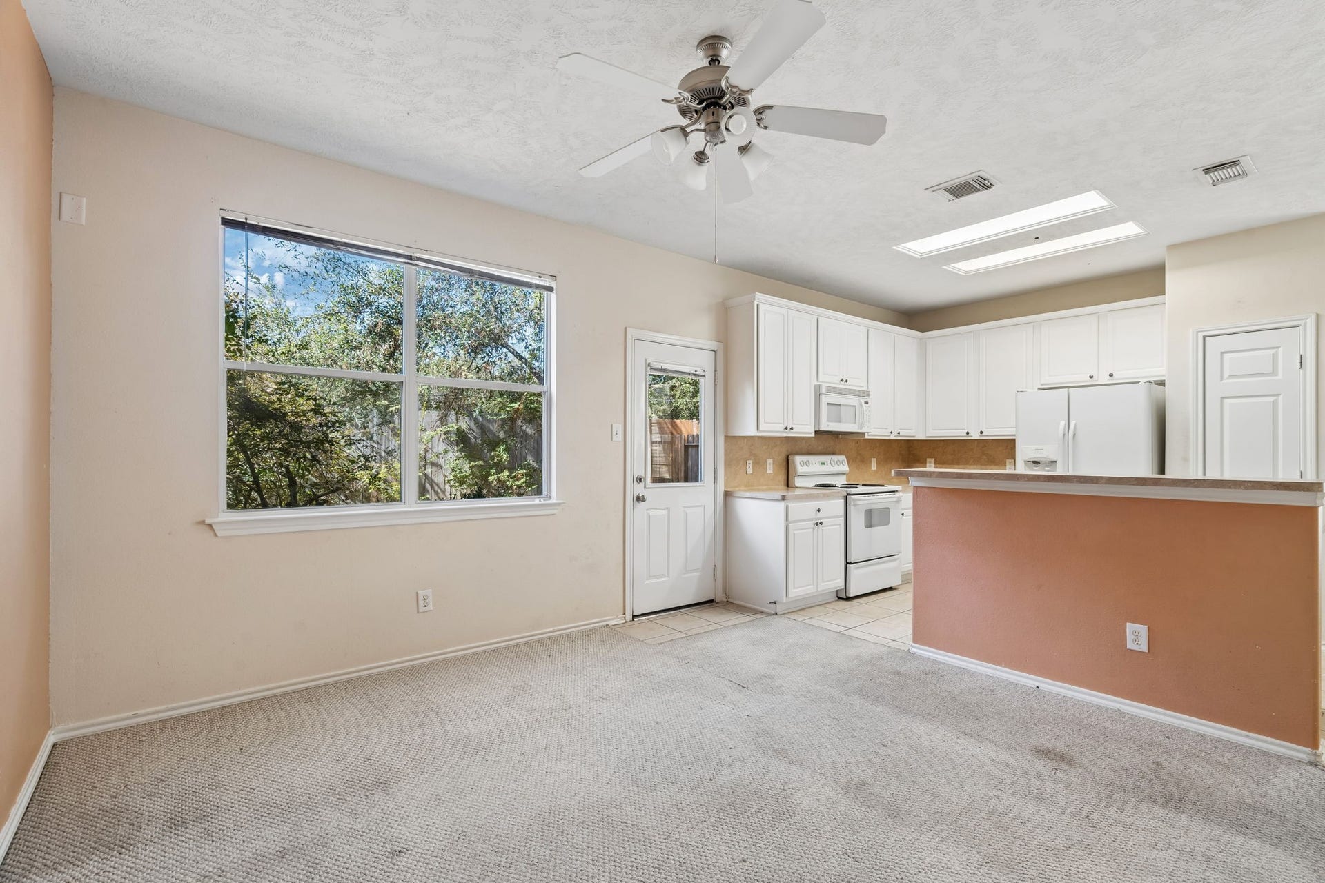79 S Burberry Park Circle, The Woodlands, TX 77382 79 S Burberry Park Circle, The Woodlands, TX 77382